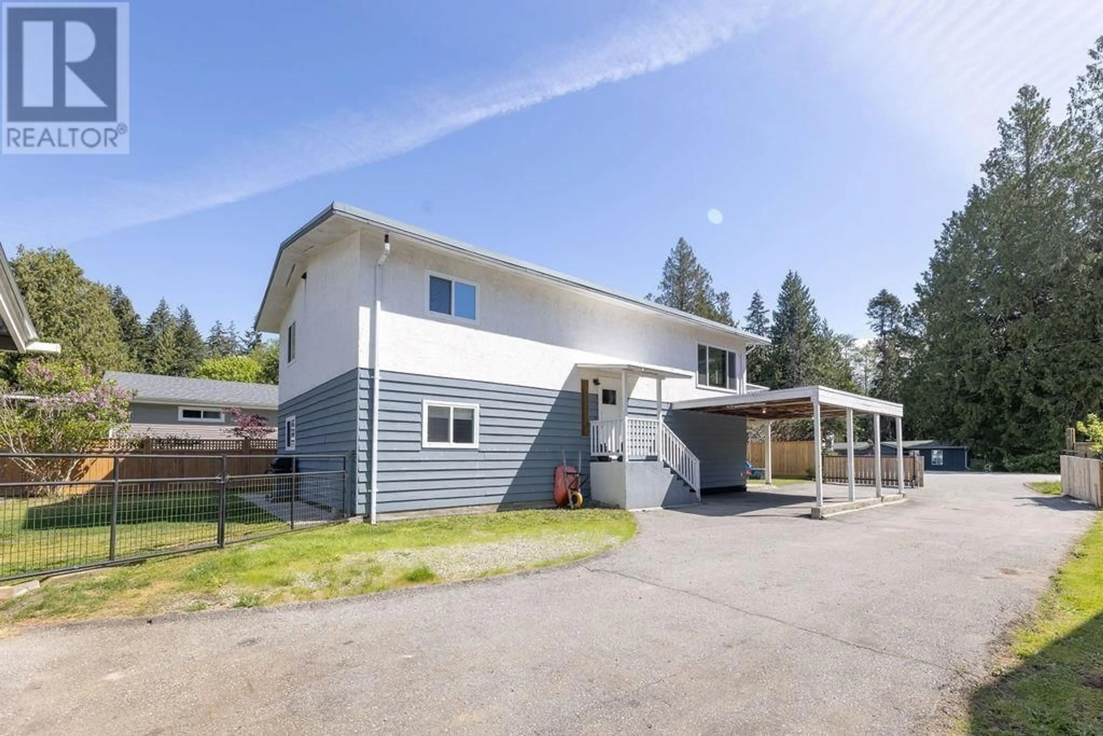 Home with vinyl exterior material, unknown for 5607 WAKEFIELD ROAD, Sechelt British Columbia V7Z0N3