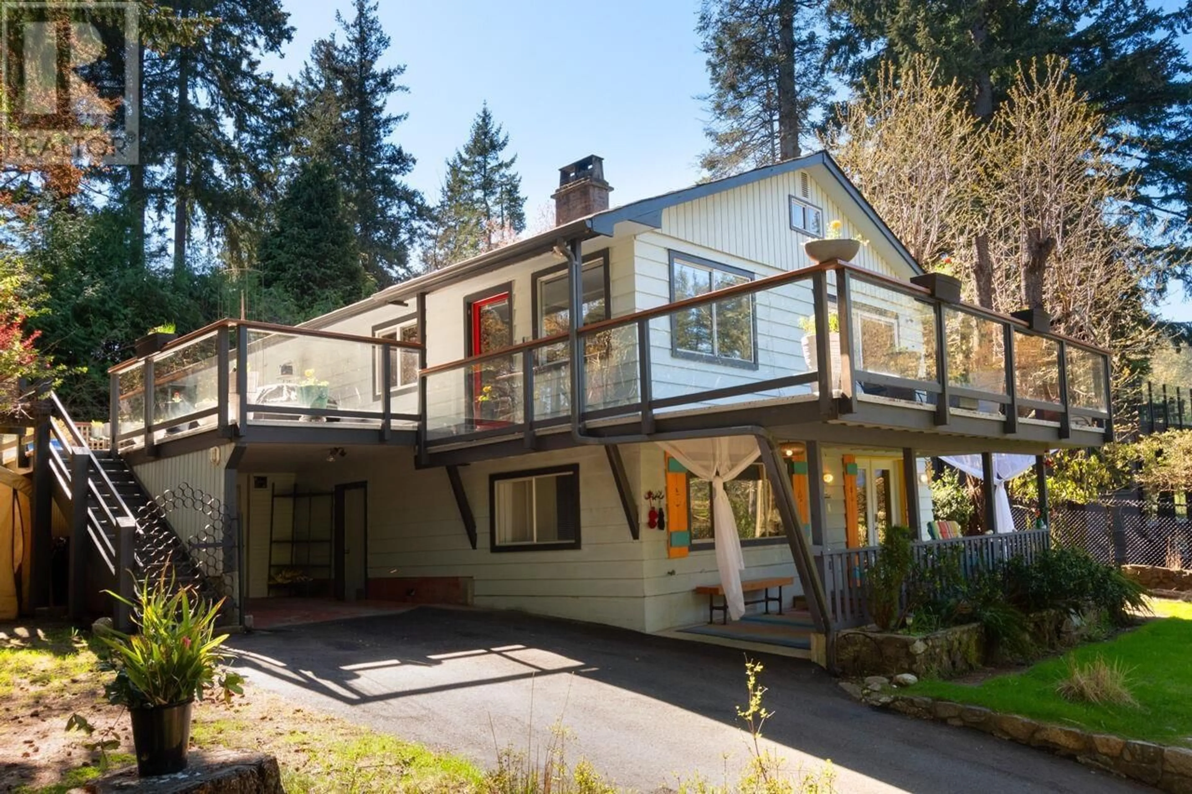 Home with vinyl exterior material, unknown for 407 CARDENA DRIVE, Bowen Island British Columbia V0N1G1