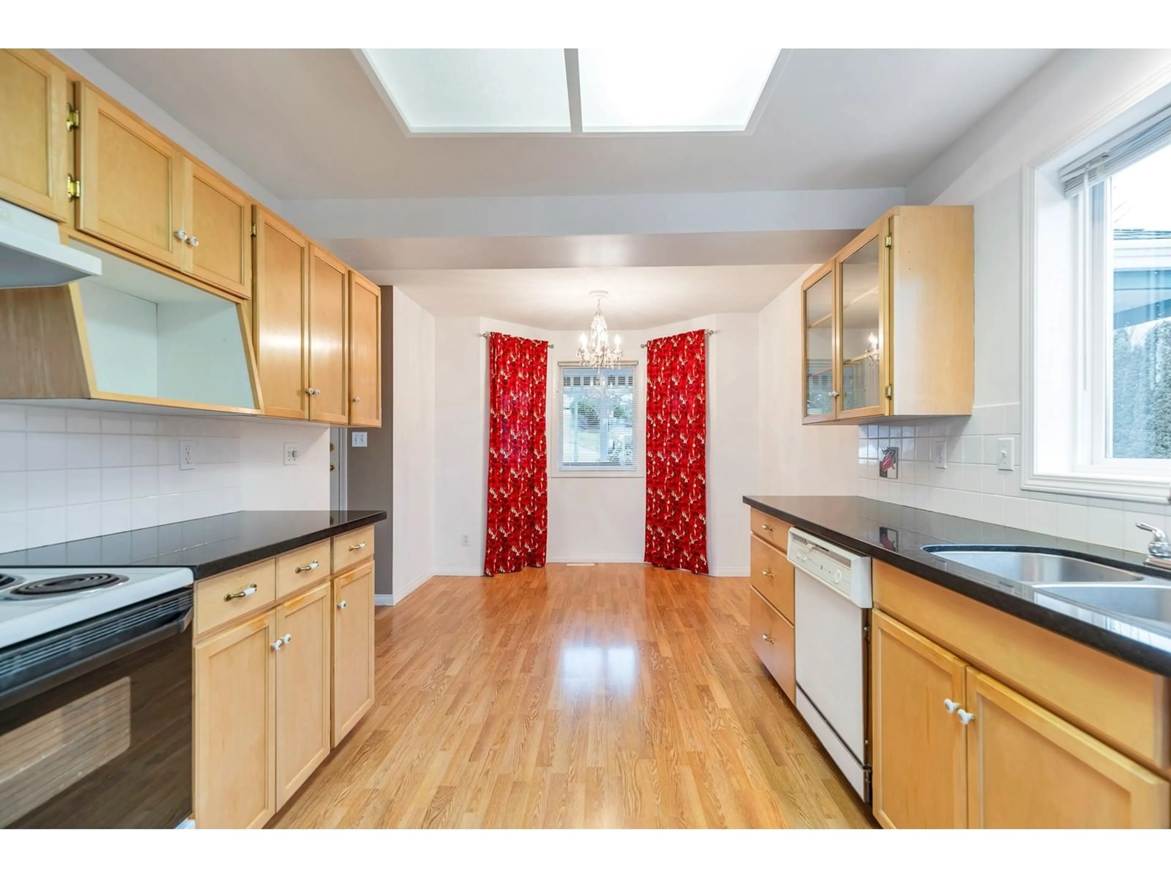 Standard kitchen, unknown for 36140 WALTER, Abbotsford British Columbia V3G1K9