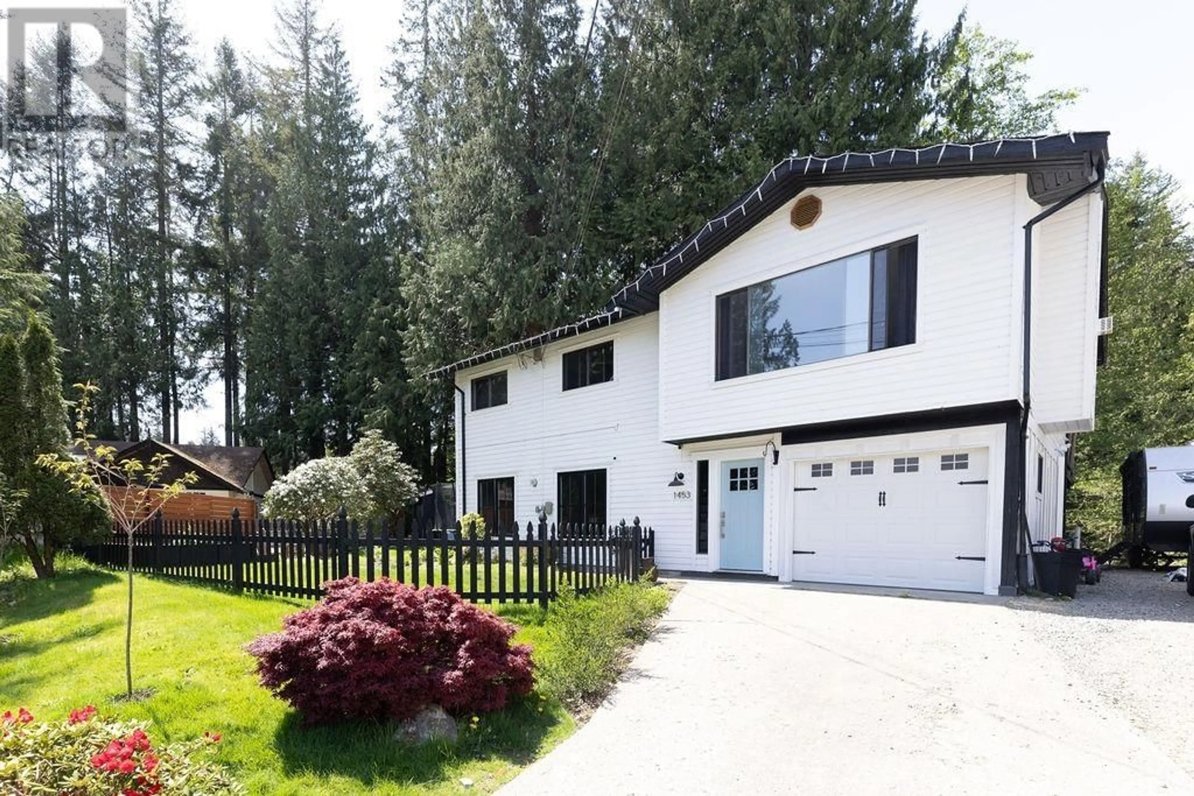 Home with vinyl exterior material, street for 1453 DAVIDSON ROAD, Gibsons British Columbia V0N1V6