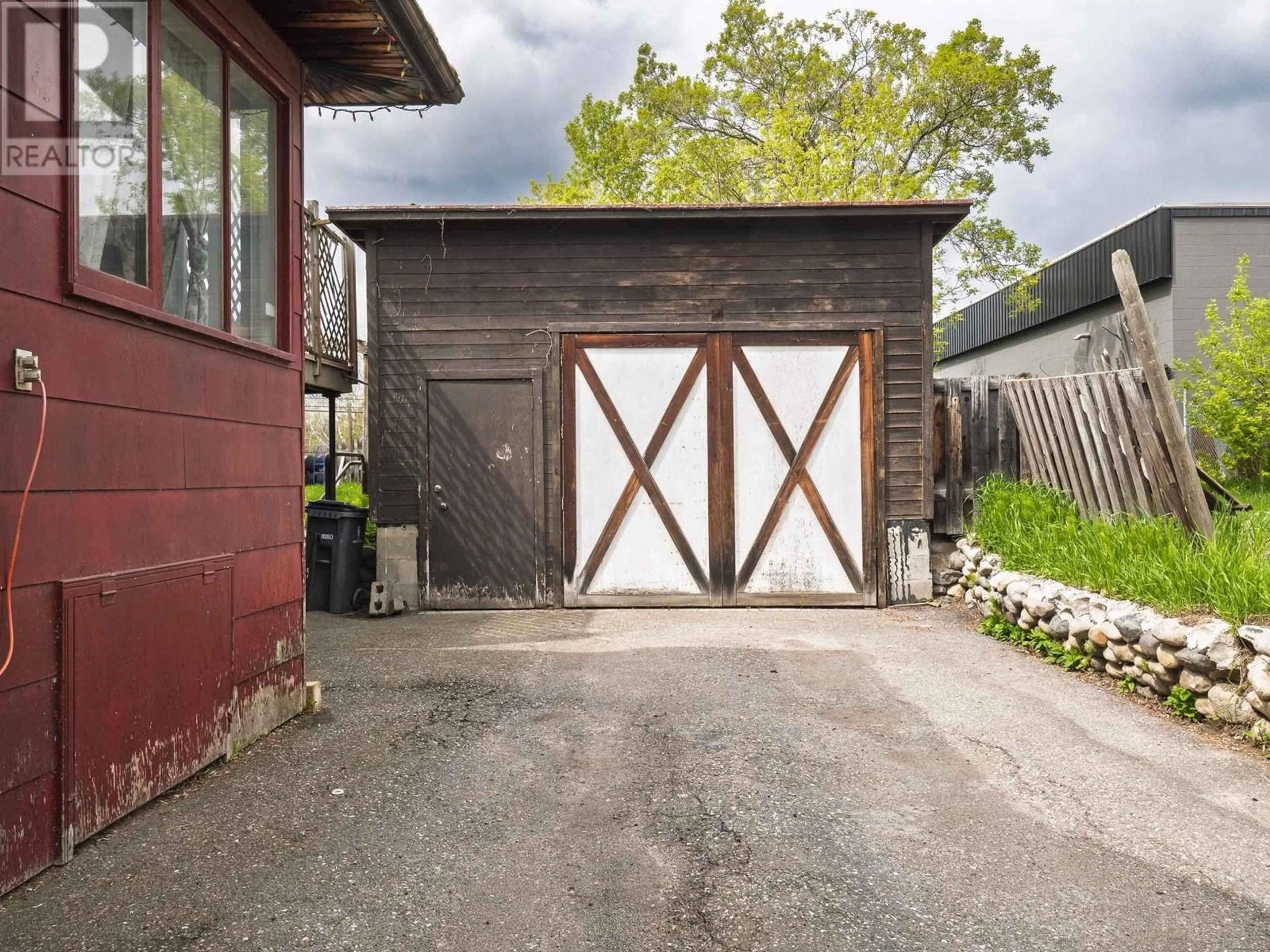 Indoor garage for 2533 INLANDER STREET, Prince George British Columbia V2L1J6
