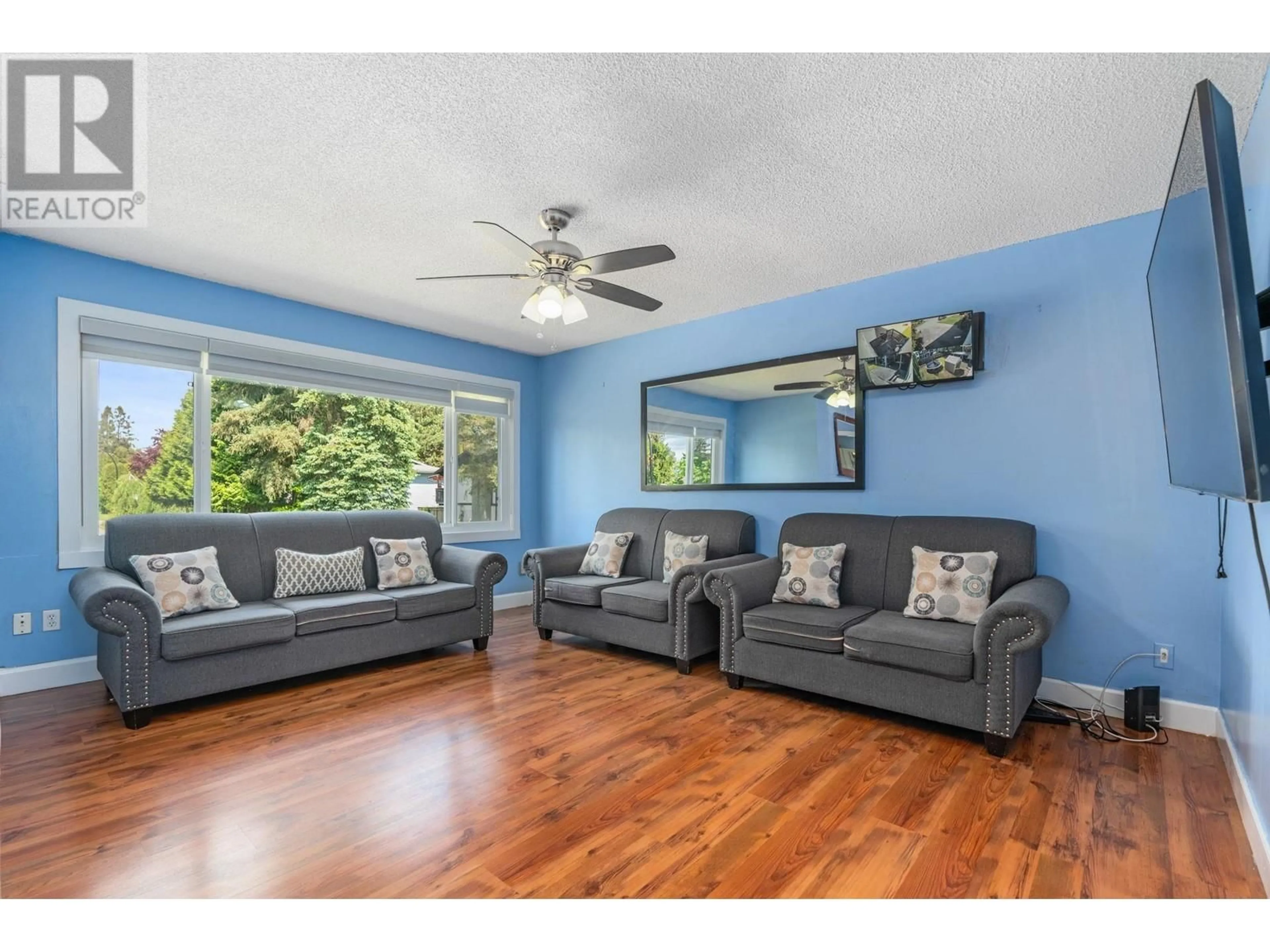 Living room with furniture, unknown for 22950 CLIFF AVENUE, Maple Ridge British Columbia V2X7Z9