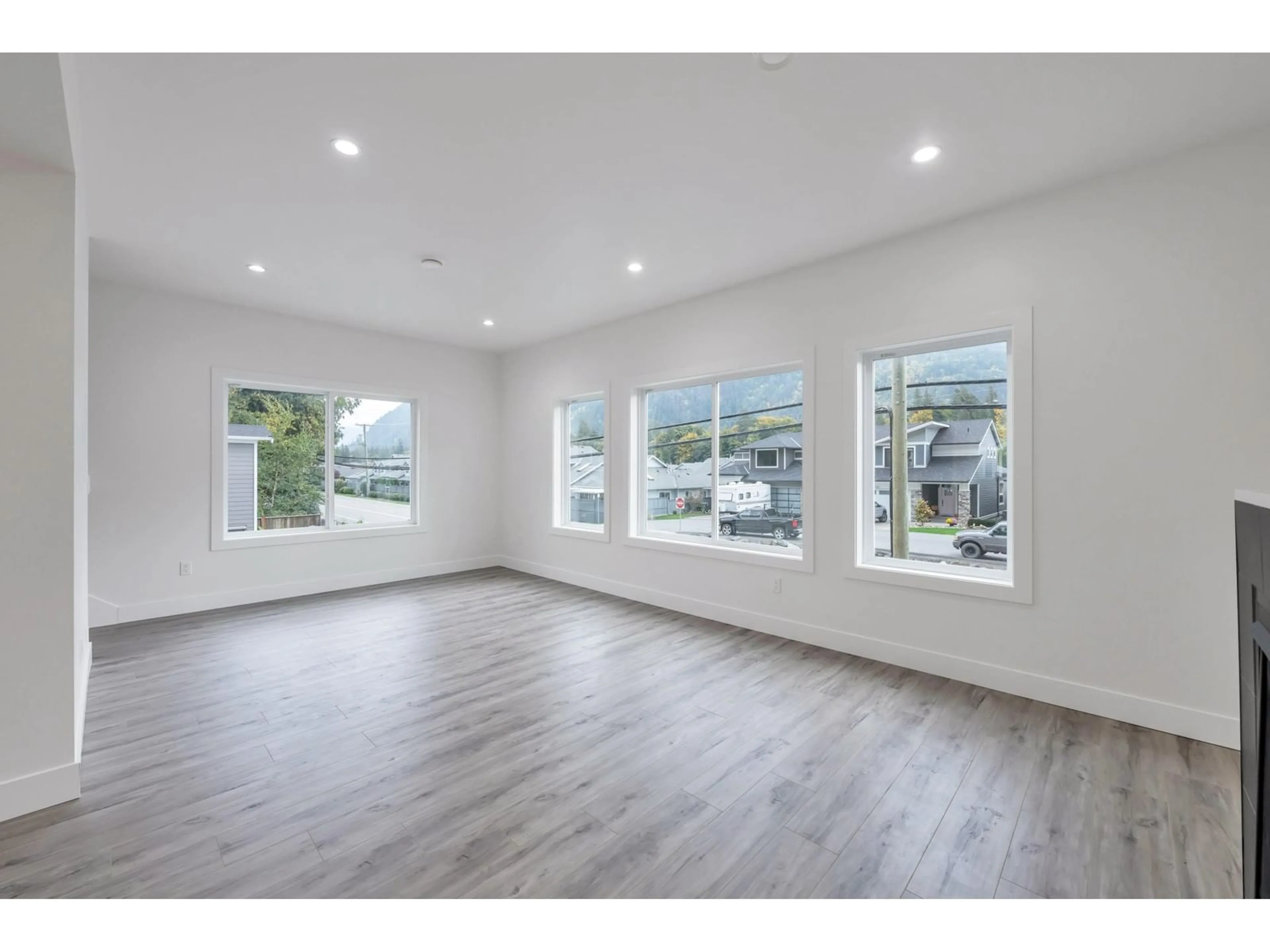 A pic of a room for 34 - 750 HOT SPRINGS ROAD STREET, Harrison Hot Springs British Columbia V3X2T5