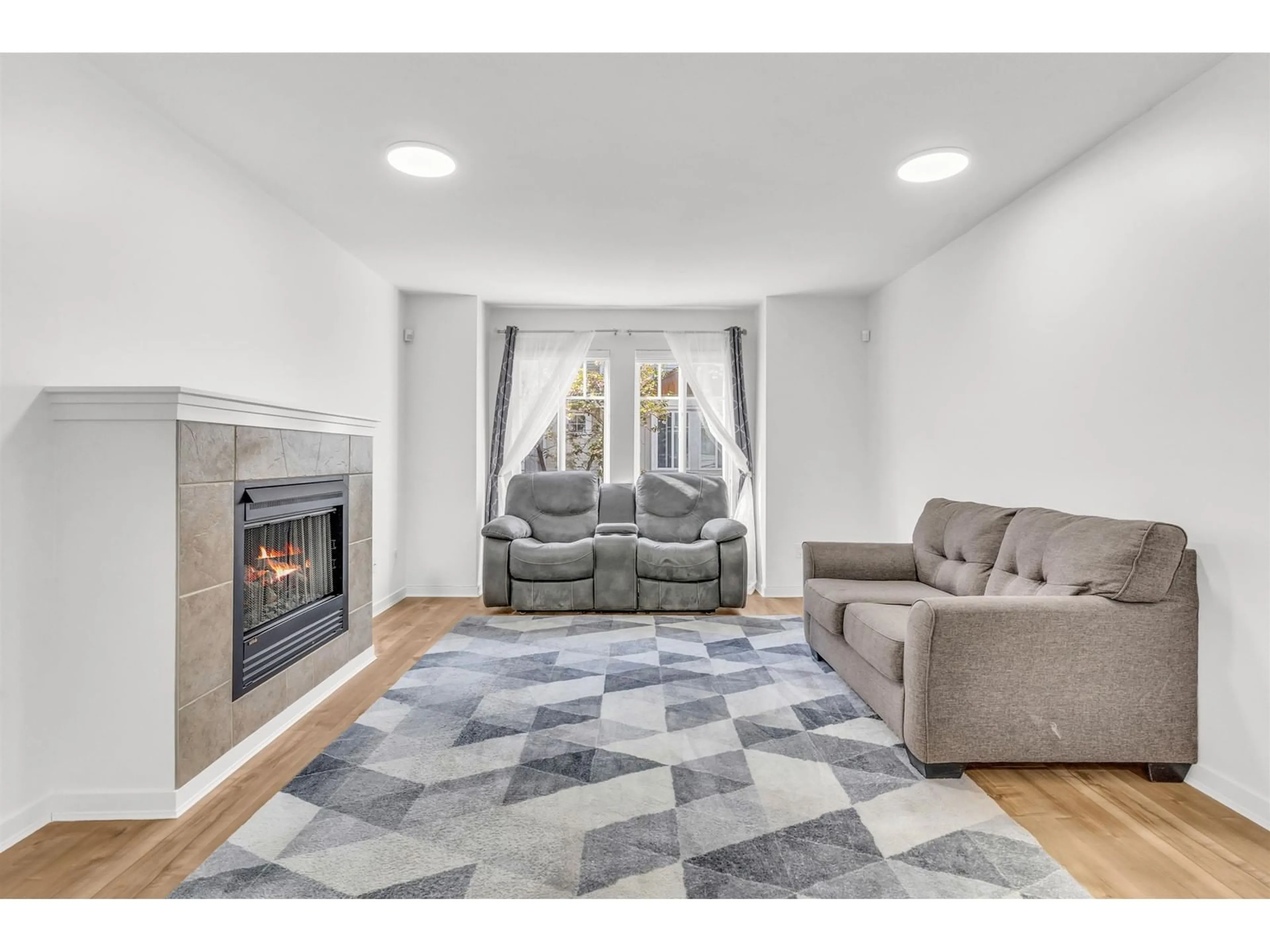 Living room with furniture, unknown for 119 - 12711 64, Surrey British Columbia V3W1X1