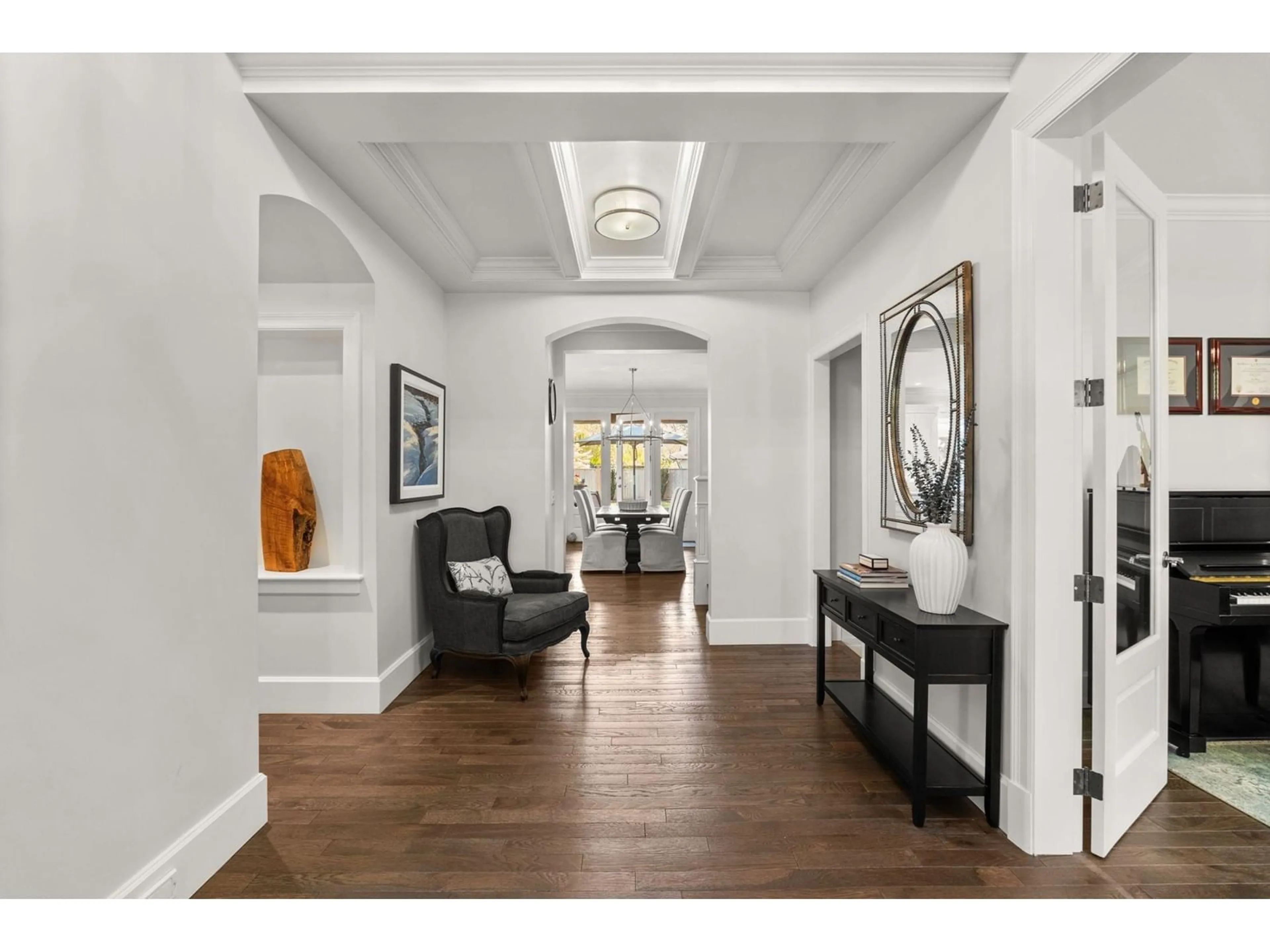 Indoor entryway for 14022 30, Surrey British Columbia V4P2N3