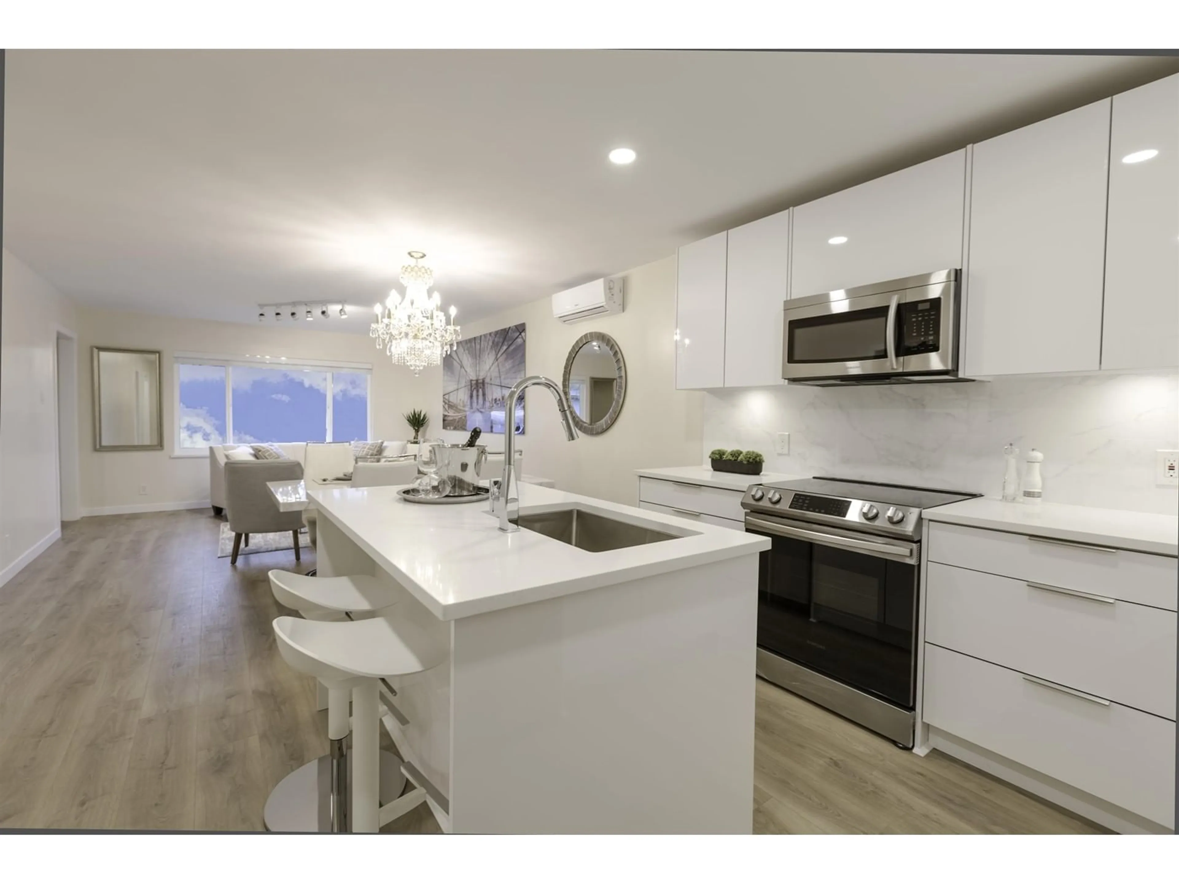 Open concept kitchen, unknown for 409 - 15739 FRASER, Surrey British Columbia V4N1G9