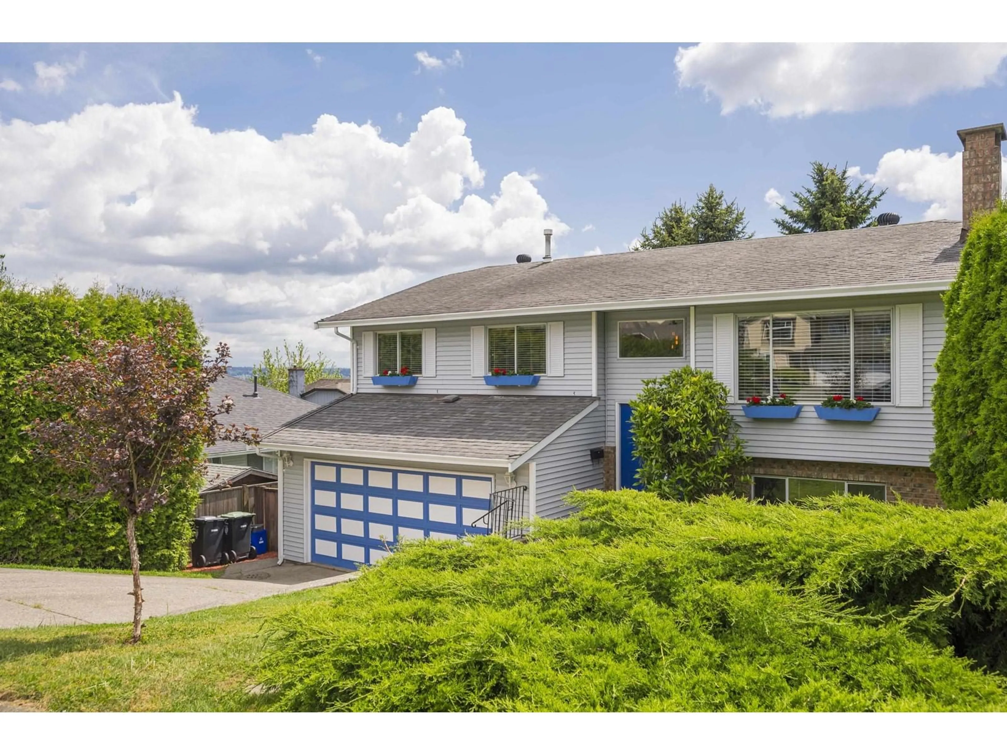 Home with vinyl exterior material, mountain view for 6743 196B, Langley British Columbia V2Y2W3