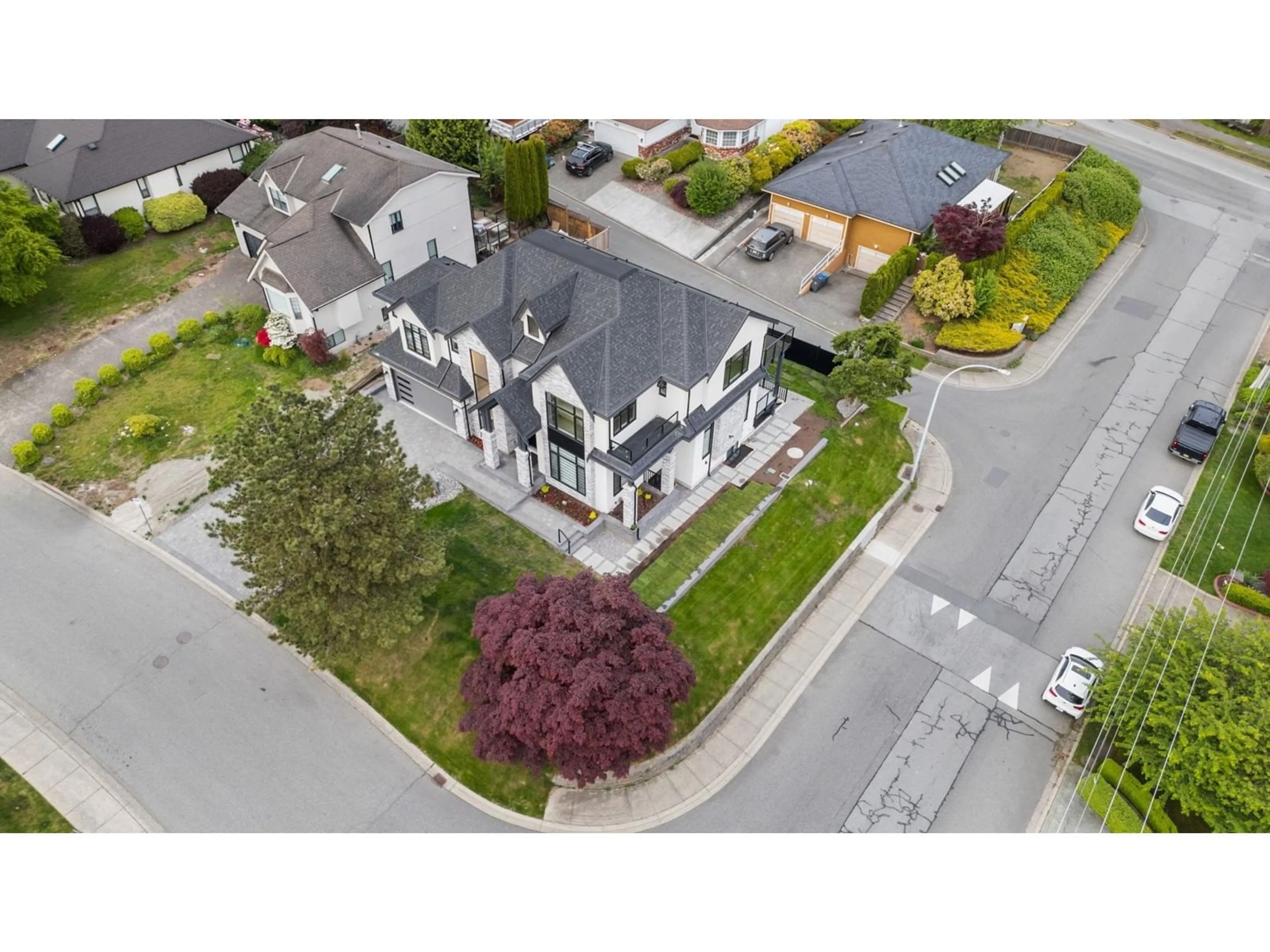 A pic from outside/outdoor area/front of a property/back of a property/a pic from drone, street for 7814 167A, Surrey British Columbia V4N0L9