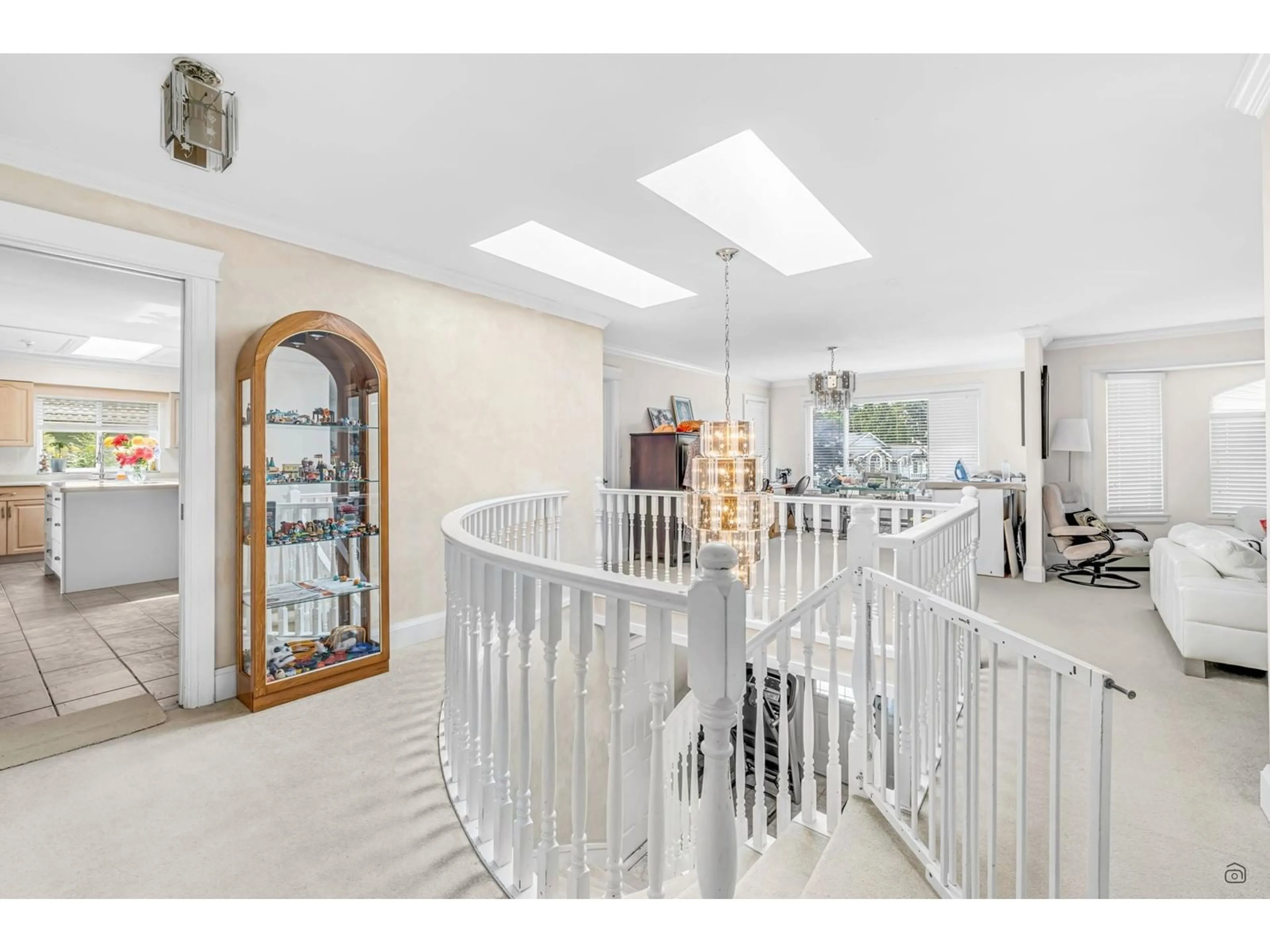Indoor foyer for 14349 90, Surrey British Columbia V3V7W2
