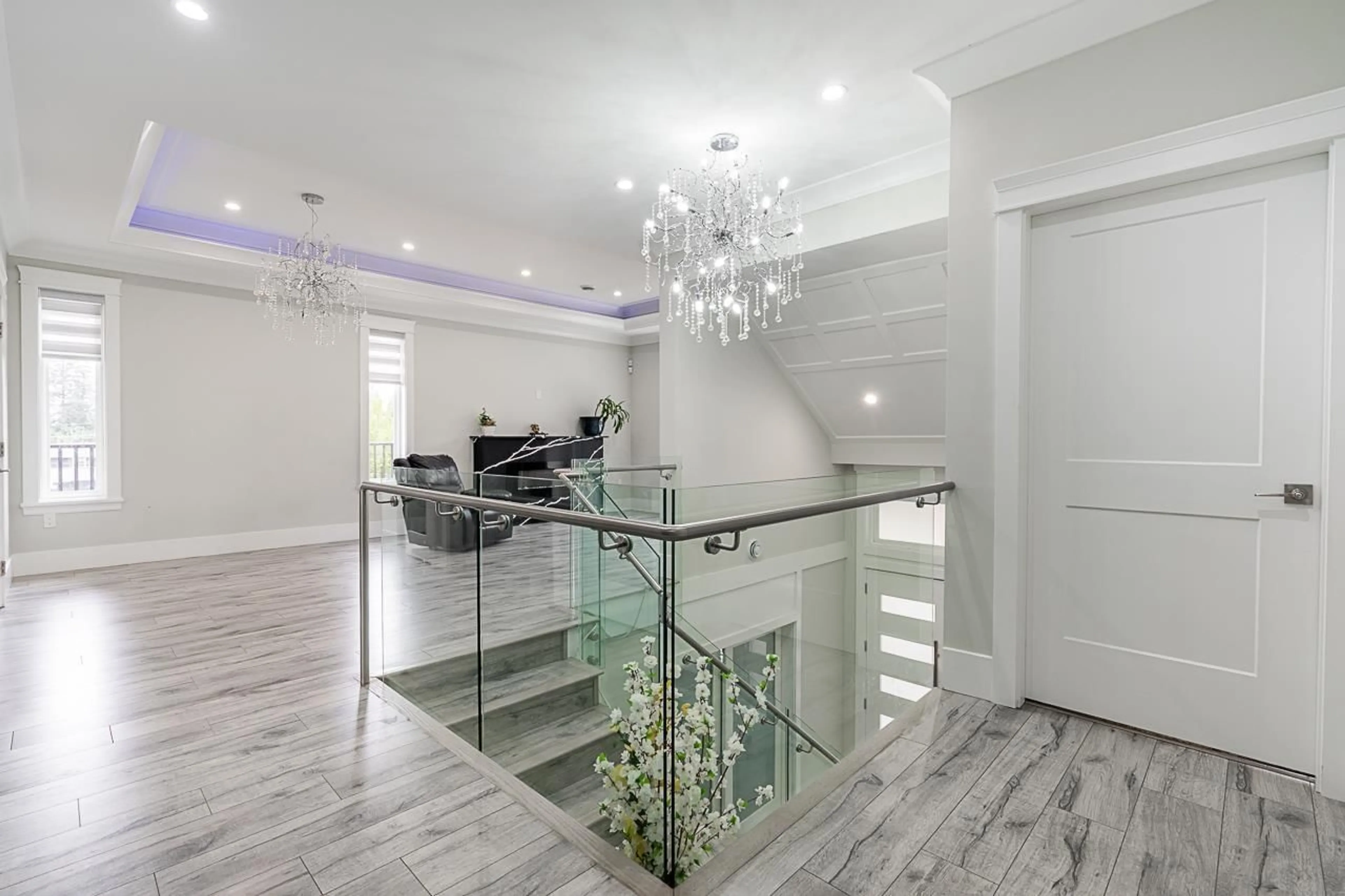 Indoor foyer for 12038 93A, Surrey British Columbia V3V1L1