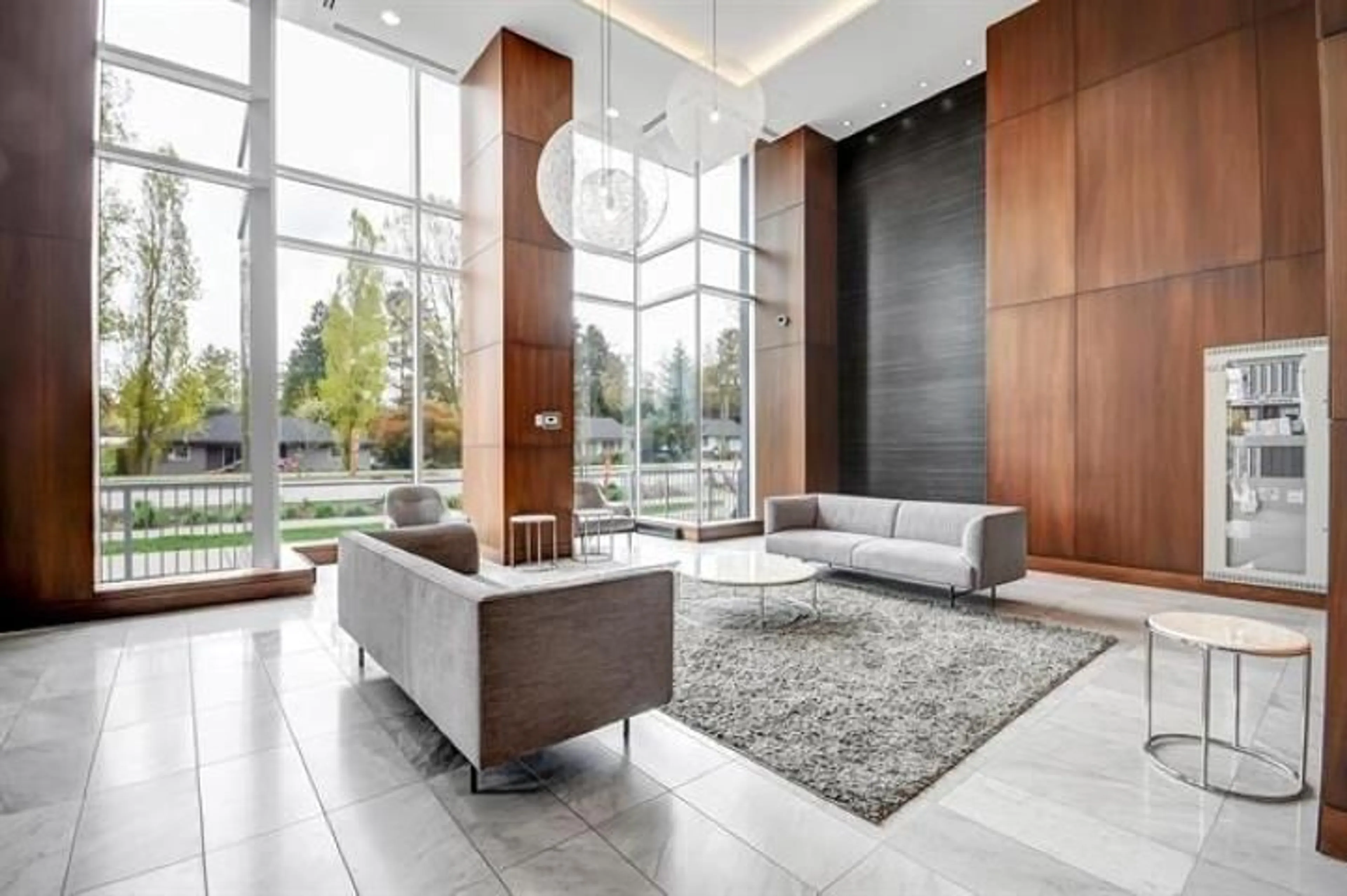 Lobby for 712 - 13696 100, Surrey British Columbia V3T0L5