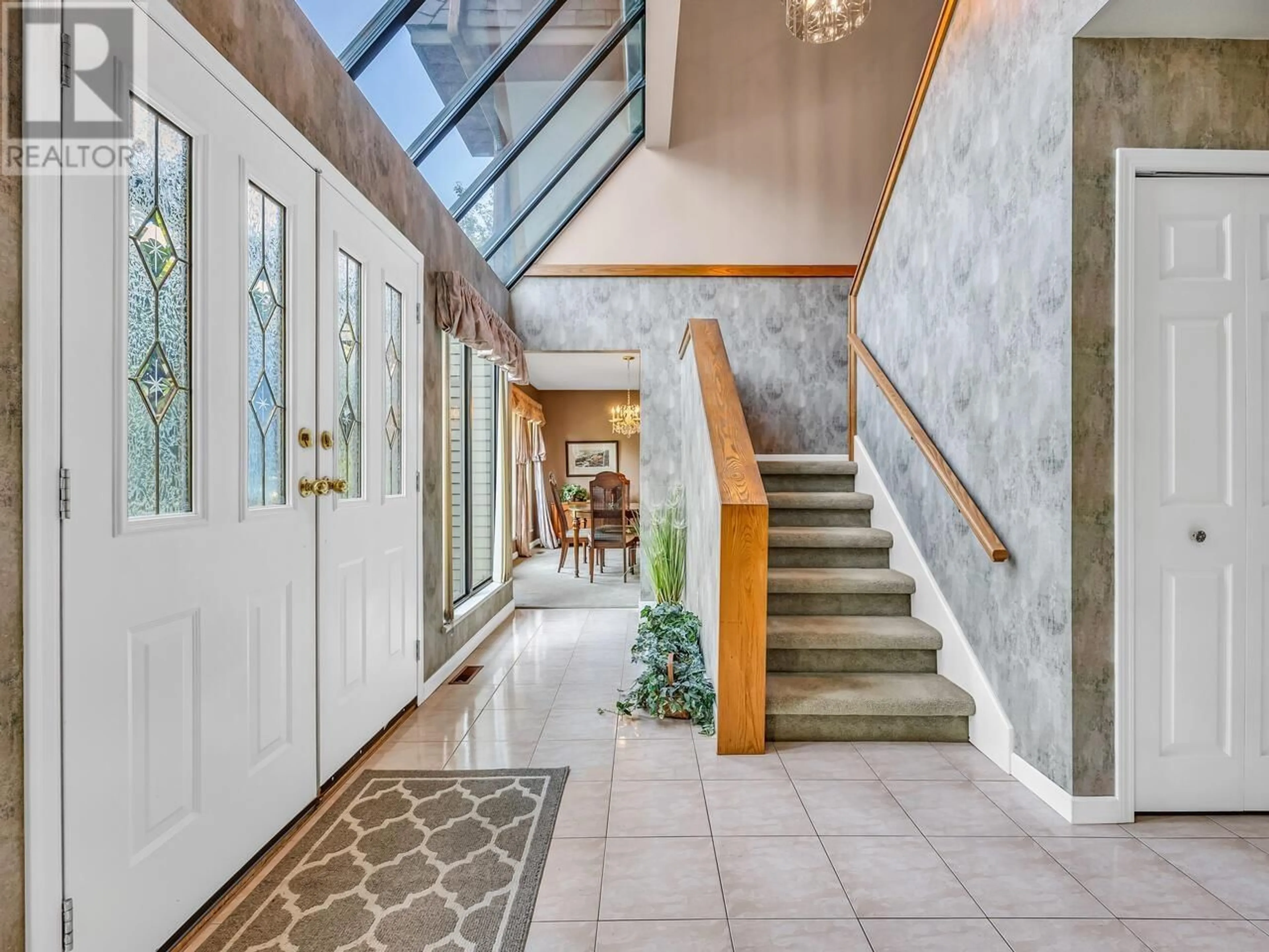 Indoor foyer for 735 SPRICE AVENUE, Coquitlam British Columbia V3J2P2