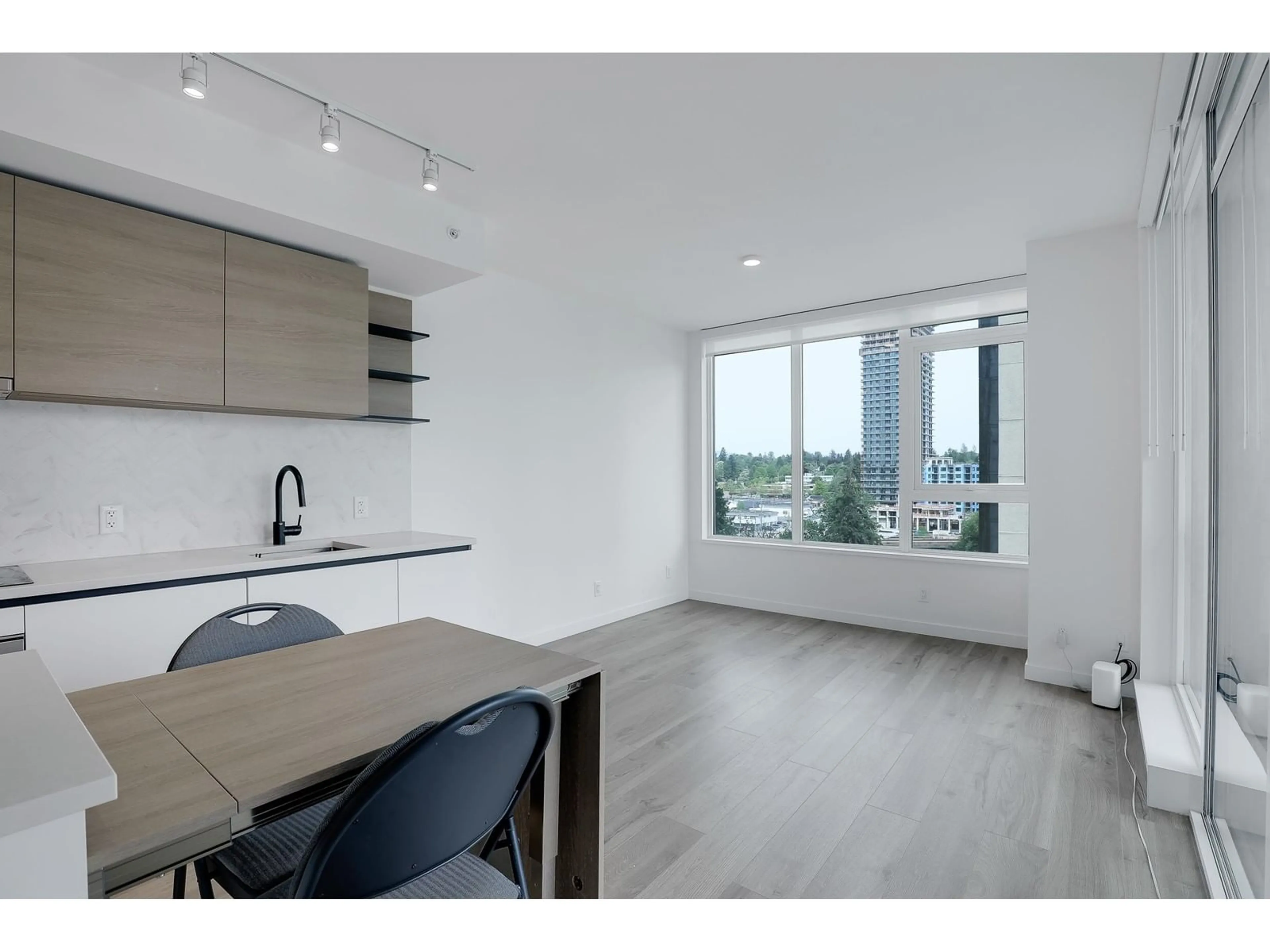 Open concept kitchen, unknown for 808 - 10448 UNIVERSITY, Surrey British Columbia V3T0S7