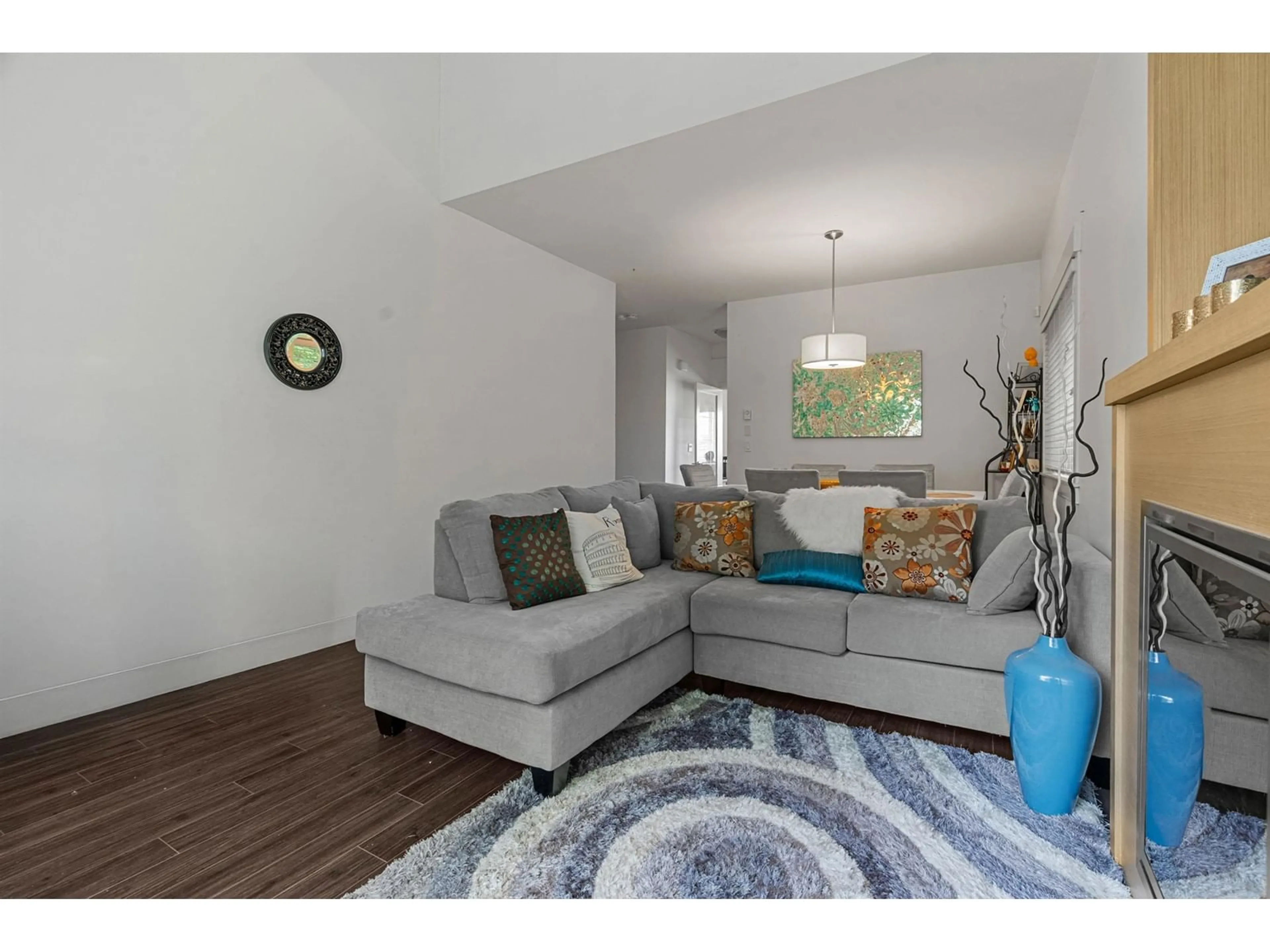 Living room with furniture, unknown for 29 - 30748 CARDINAL, Abbotsford British Columbia V2T0C1