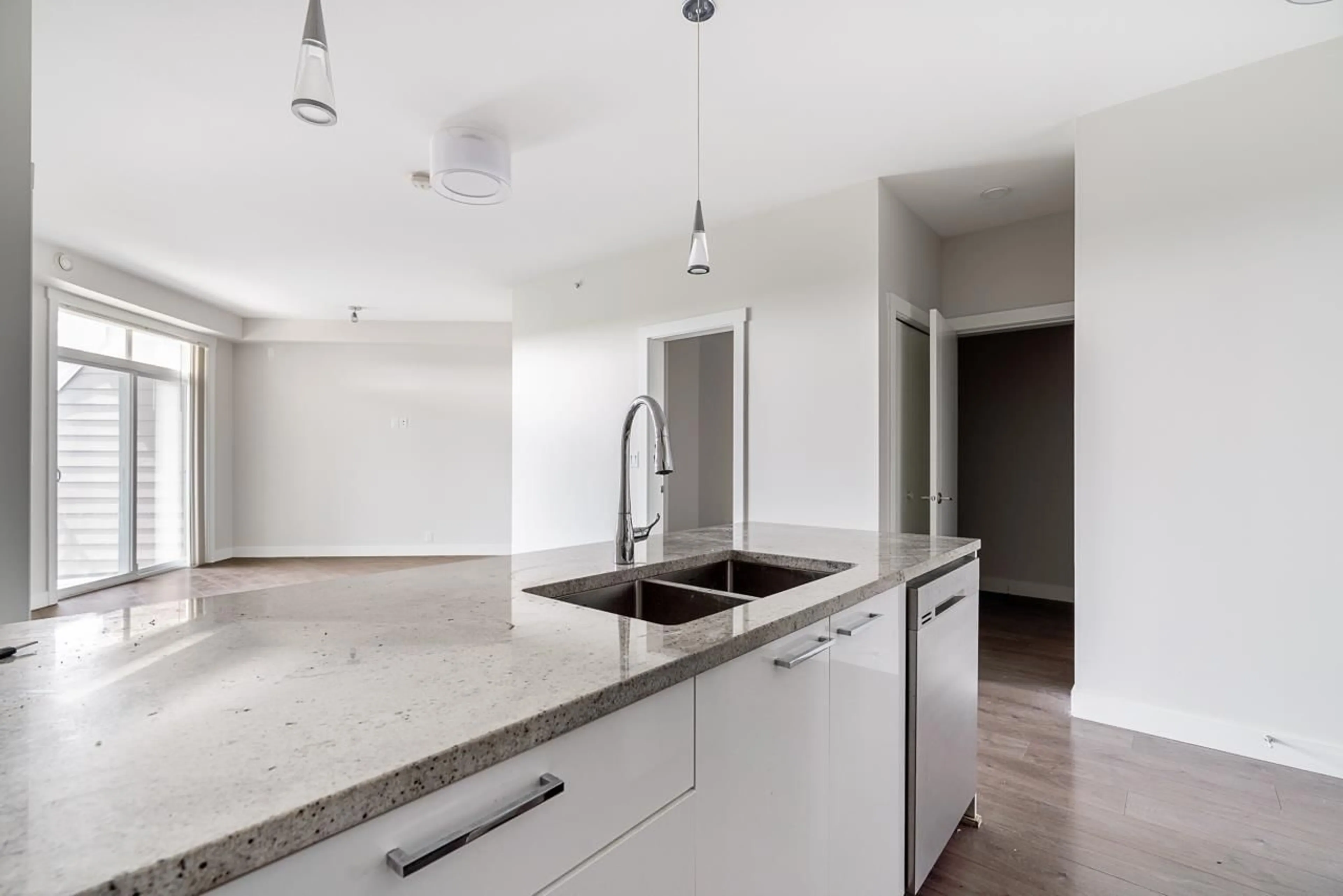 Open concept kitchen, unknown for 507 - 20696 EASTLEIGH, Langley British Columbia V3A0M3
