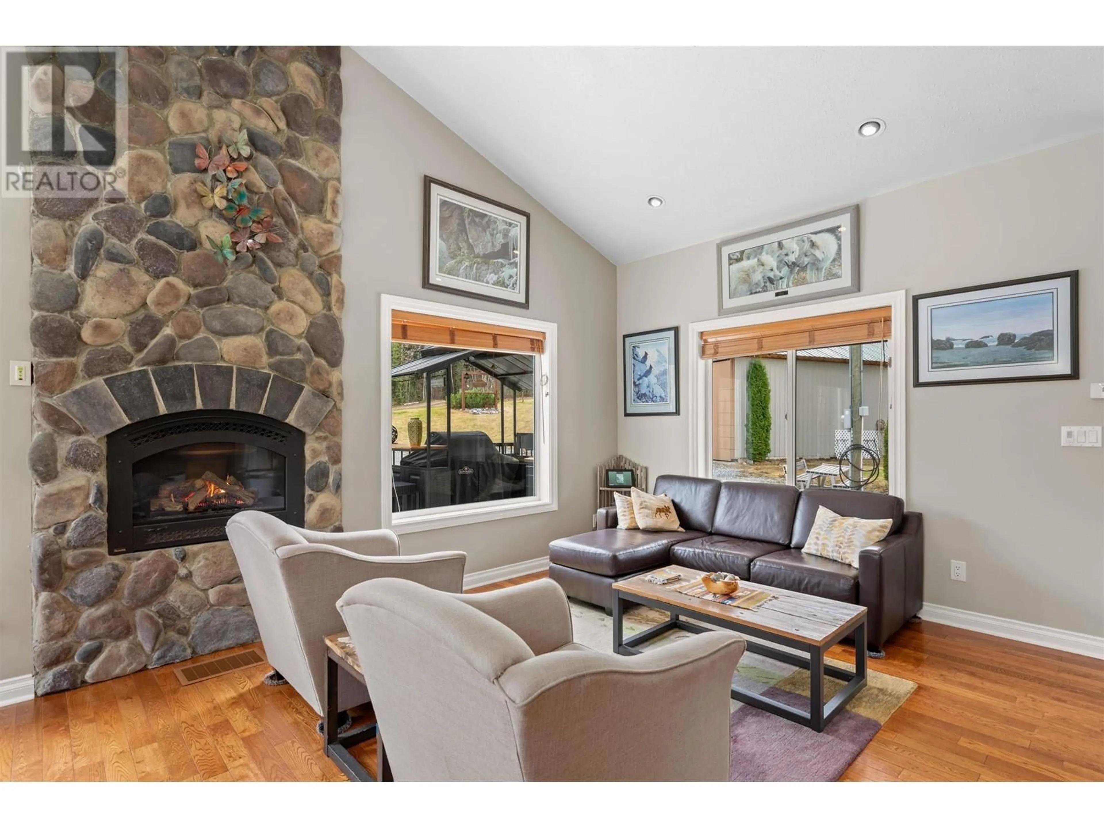 Living room with furniture, unknown for 40400 BEDNESTI LAKE ROAD, Prince George British Columbia V2N6K3