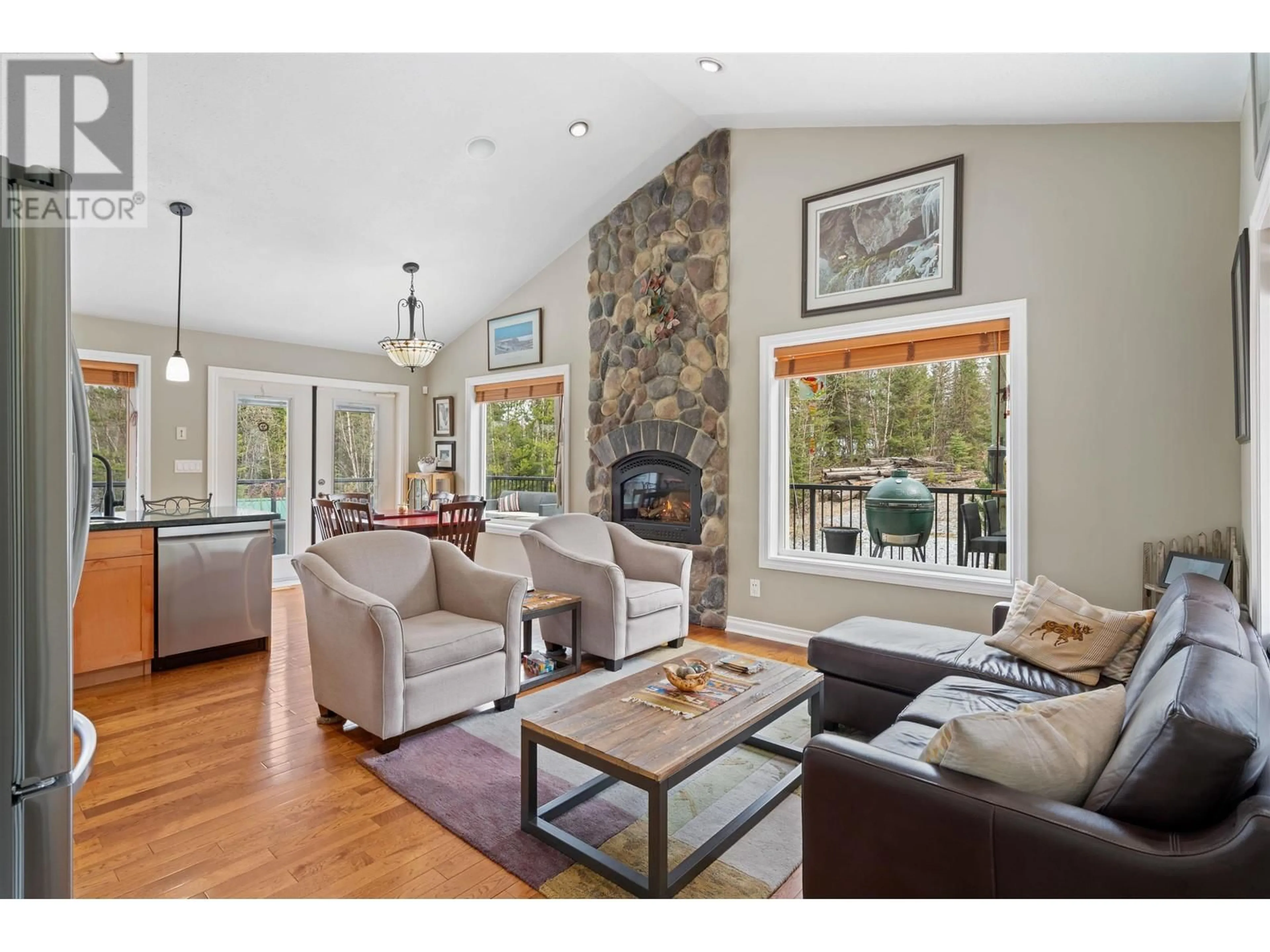 Living room with furniture, unknown for 40400 BEDNESTI LAKE ROAD, Prince George British Columbia V2N6K3