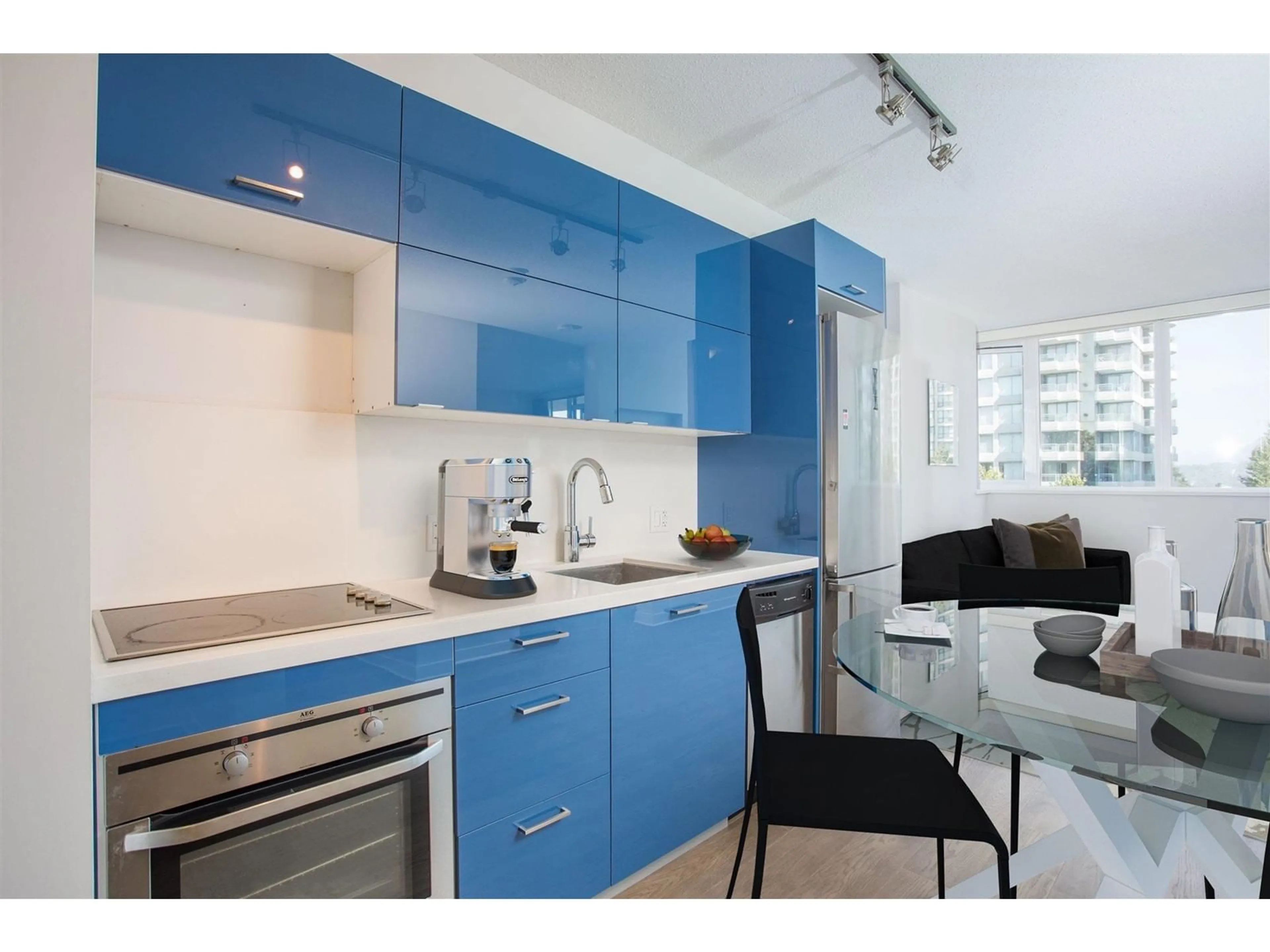 Standard kitchen, unknown for 510 - 13380 108, Surrey British Columbia V3T0E7