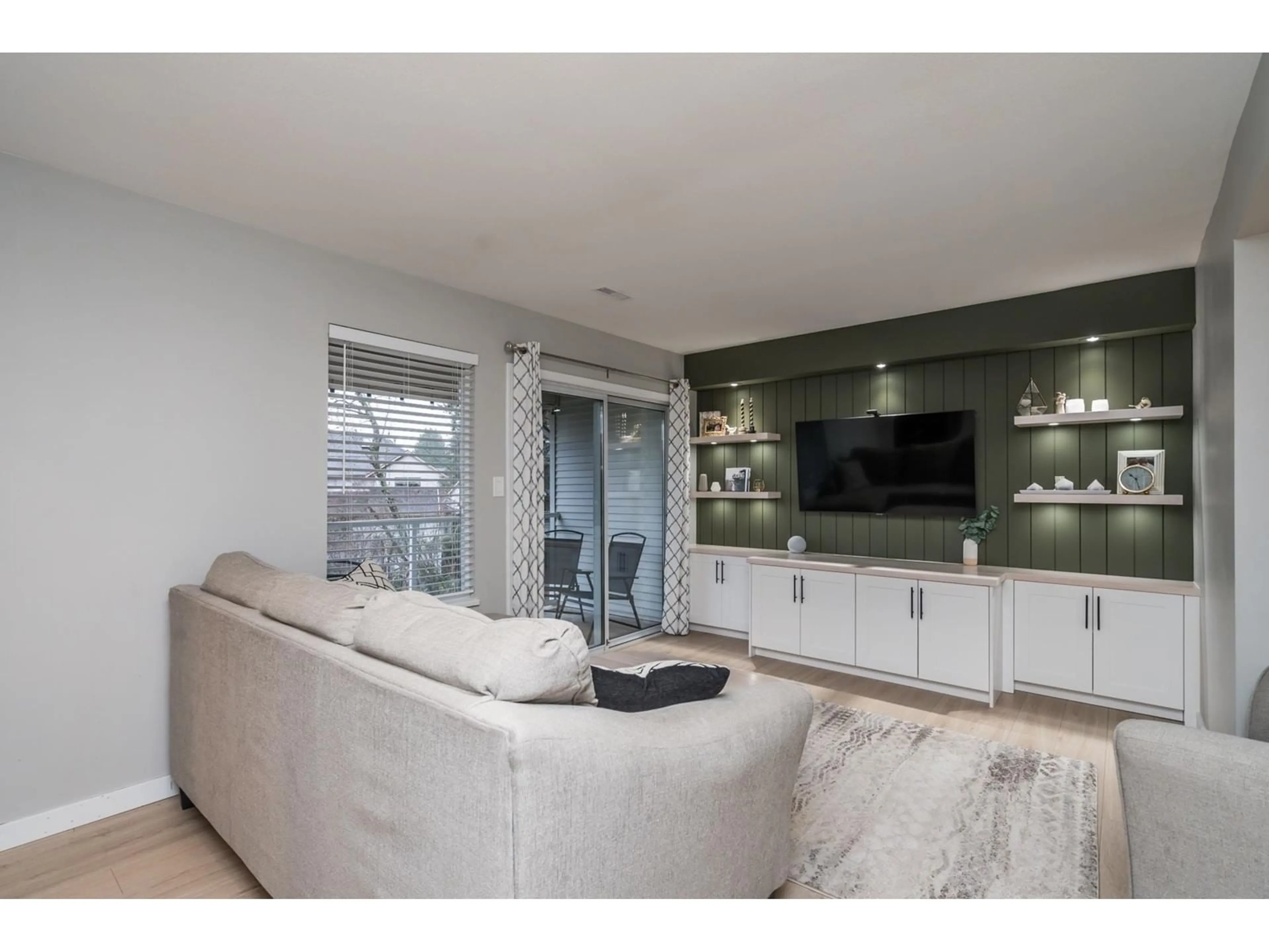Living room with furniture, unknown for 48 - 32361 MCRAE, Mission British Columbia V2V4X7