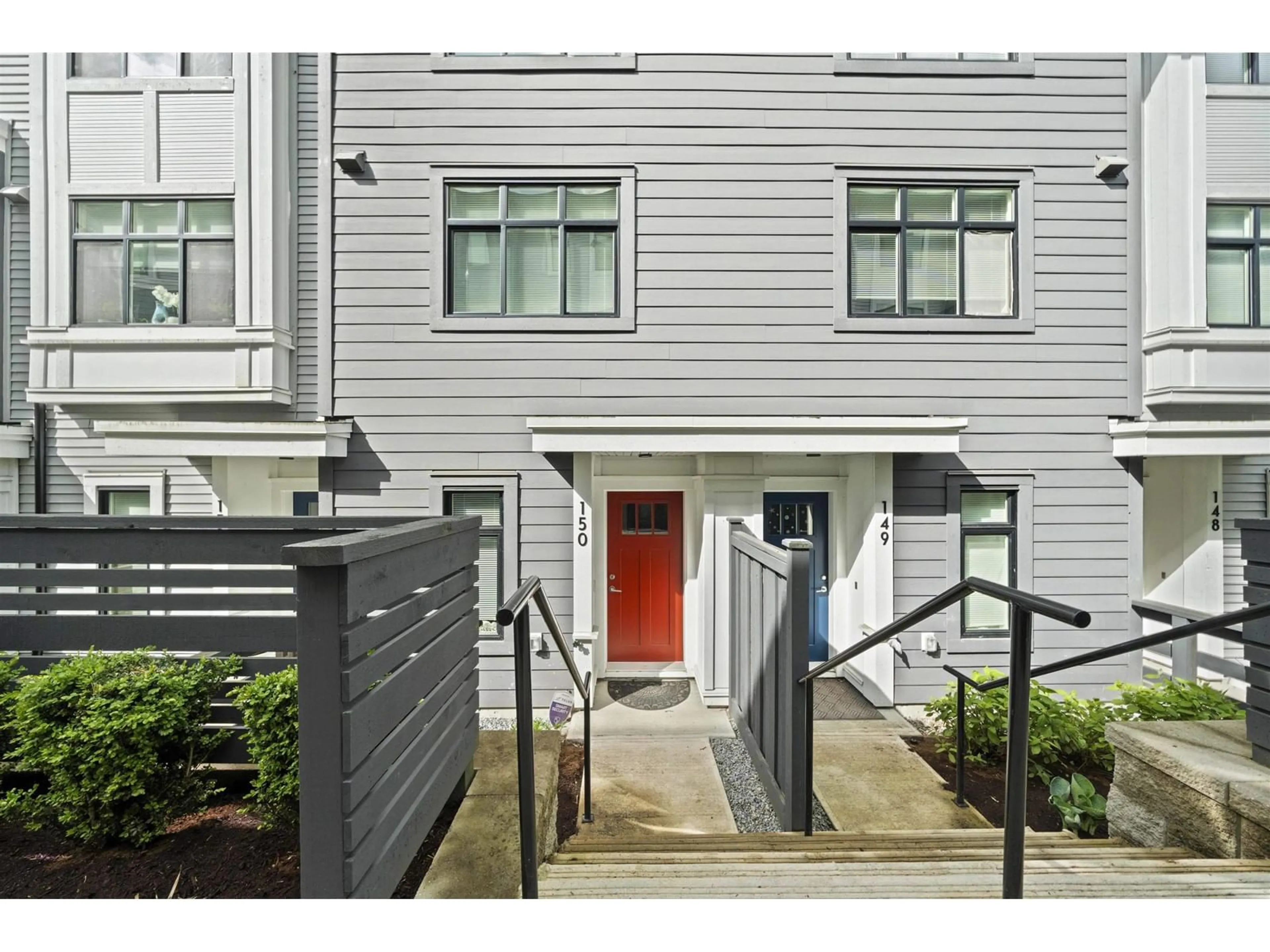 Indoor entryway for 150 - 15235 SITKA, Surrey British Columbia V3S0A9