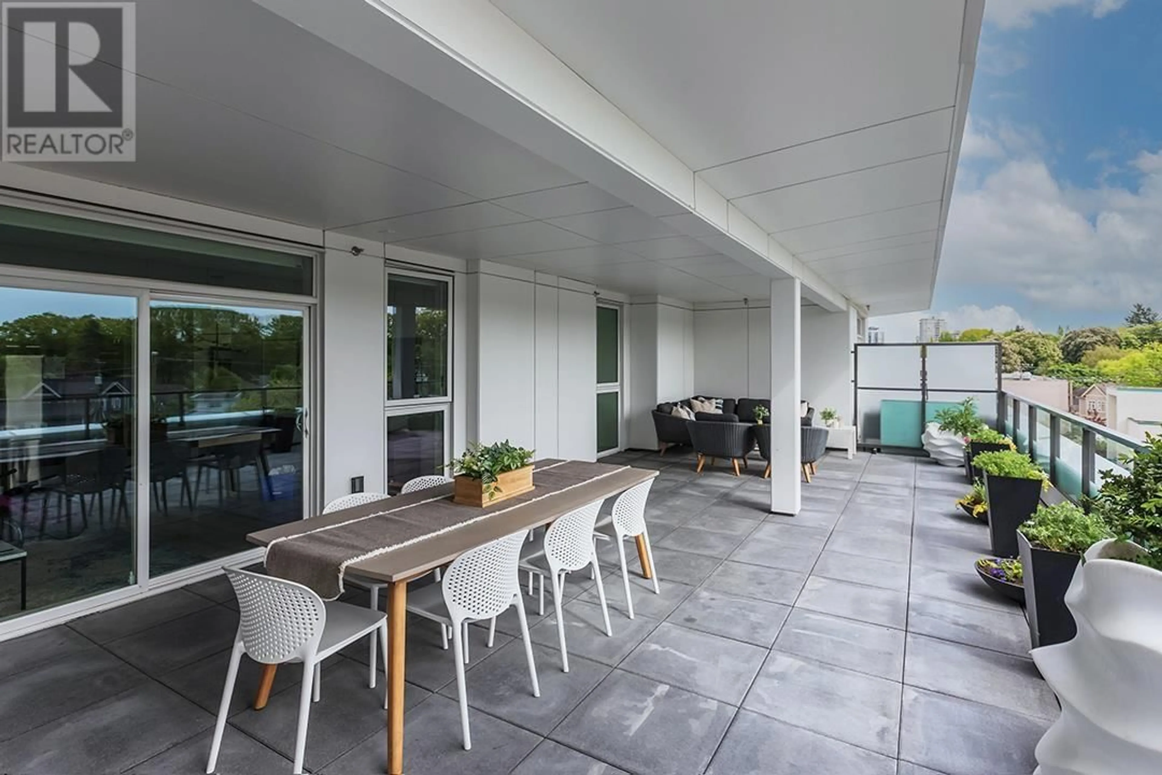Patio, unknown for PH1 - 979 19TH AVENUE, Vancouver British Columbia V5V1K7