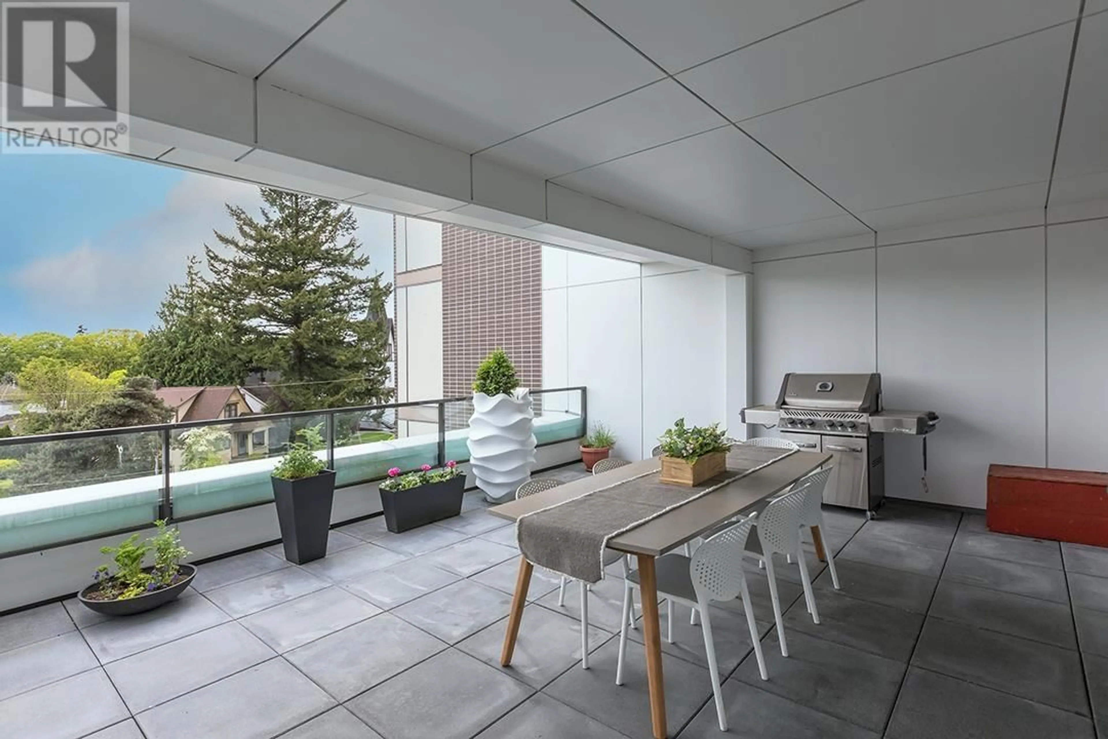 Patio, street for PH1 - 979 19TH AVENUE, Vancouver British Columbia V5V1K7