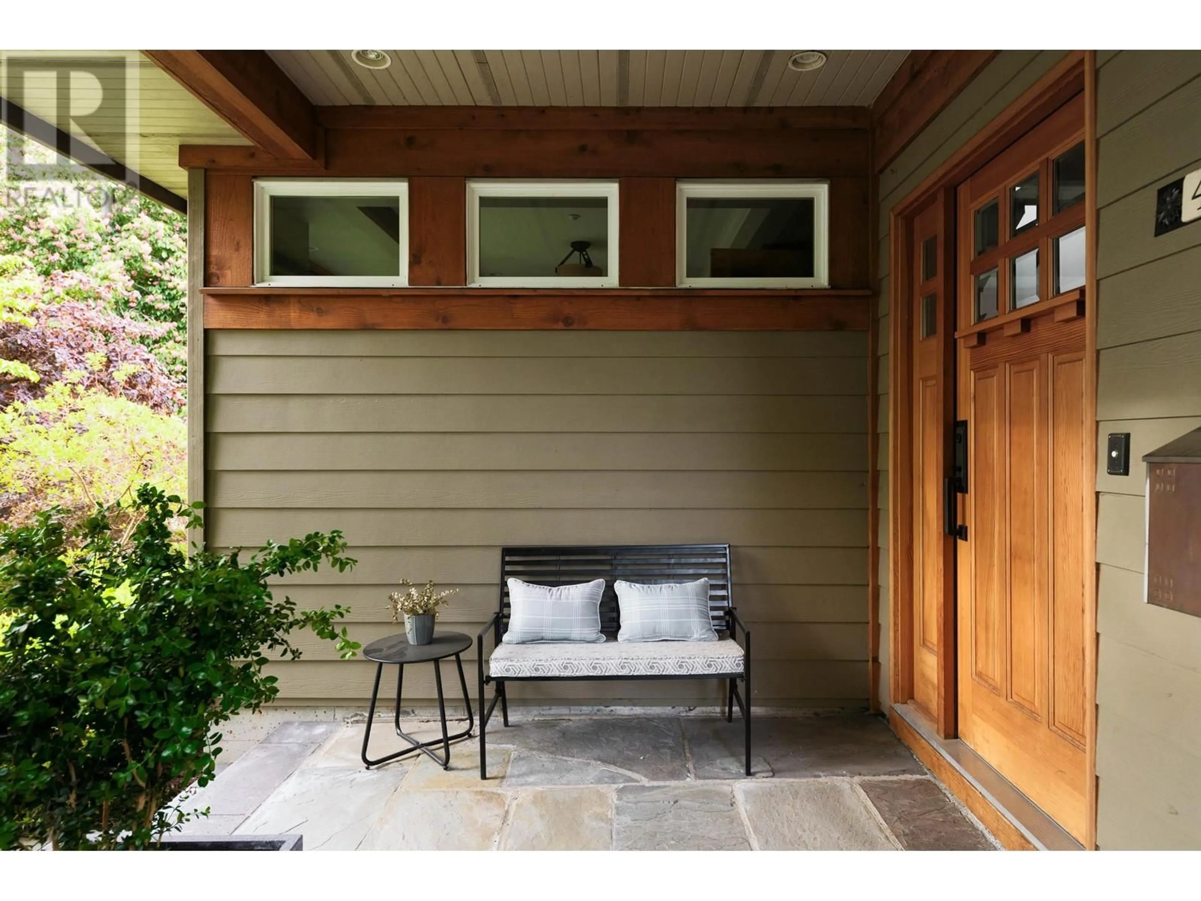 Indoor entryway for 4188 ELGIN STREET, Vancouver British Columbia V5V4R3