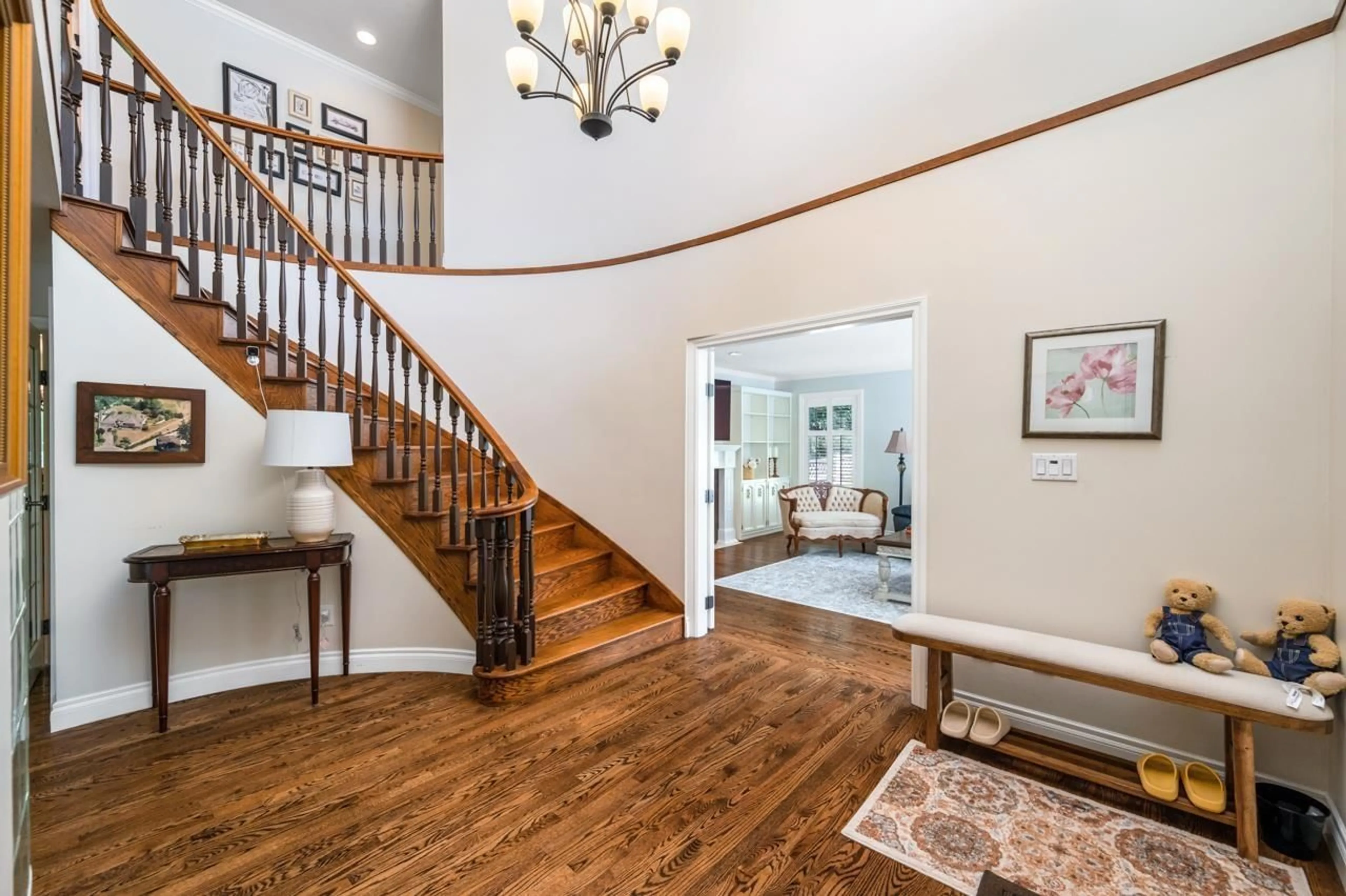 Indoor foyer for 12967 21A, Surrey British Columbia V4A8H5