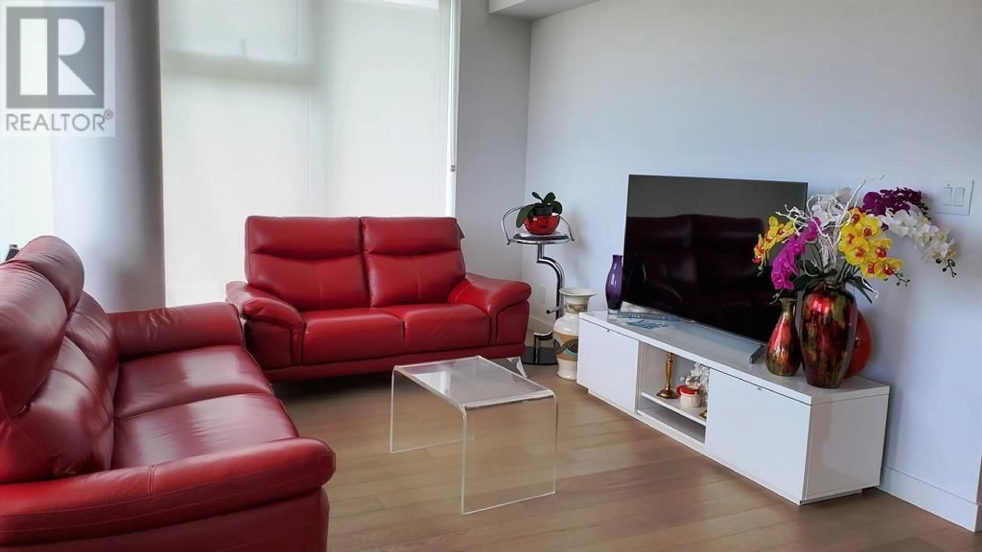 Living room with furniture, unknown for 312 - 2220 KINGSWAY, Vancouver British Columbia V5N2T7