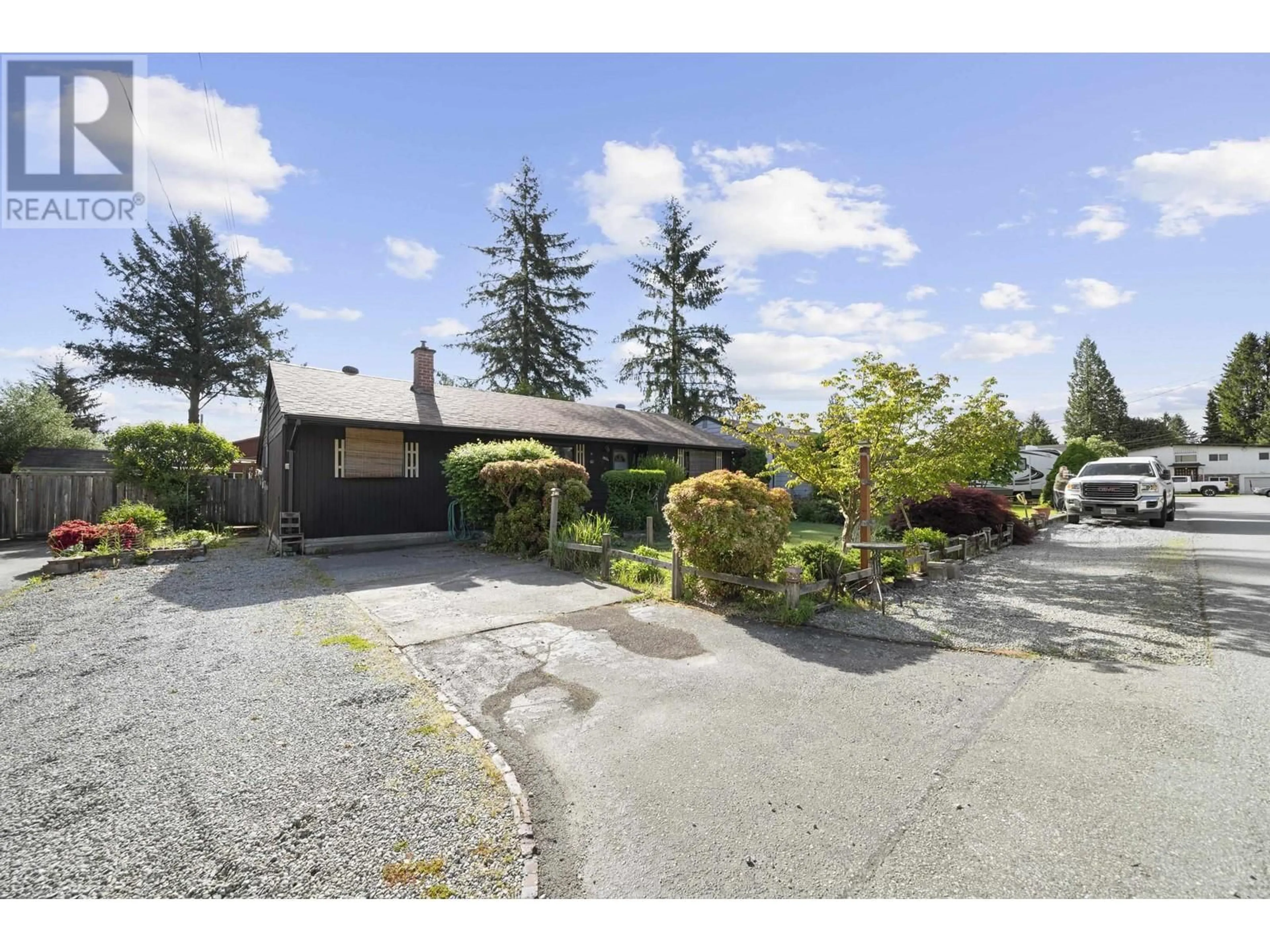 A pic from outside/outdoor area/front of a property/back of a property/a pic from drone, street for 3824 INVERNESS STREET, Port Coquitlam British Columbia V3B3B8