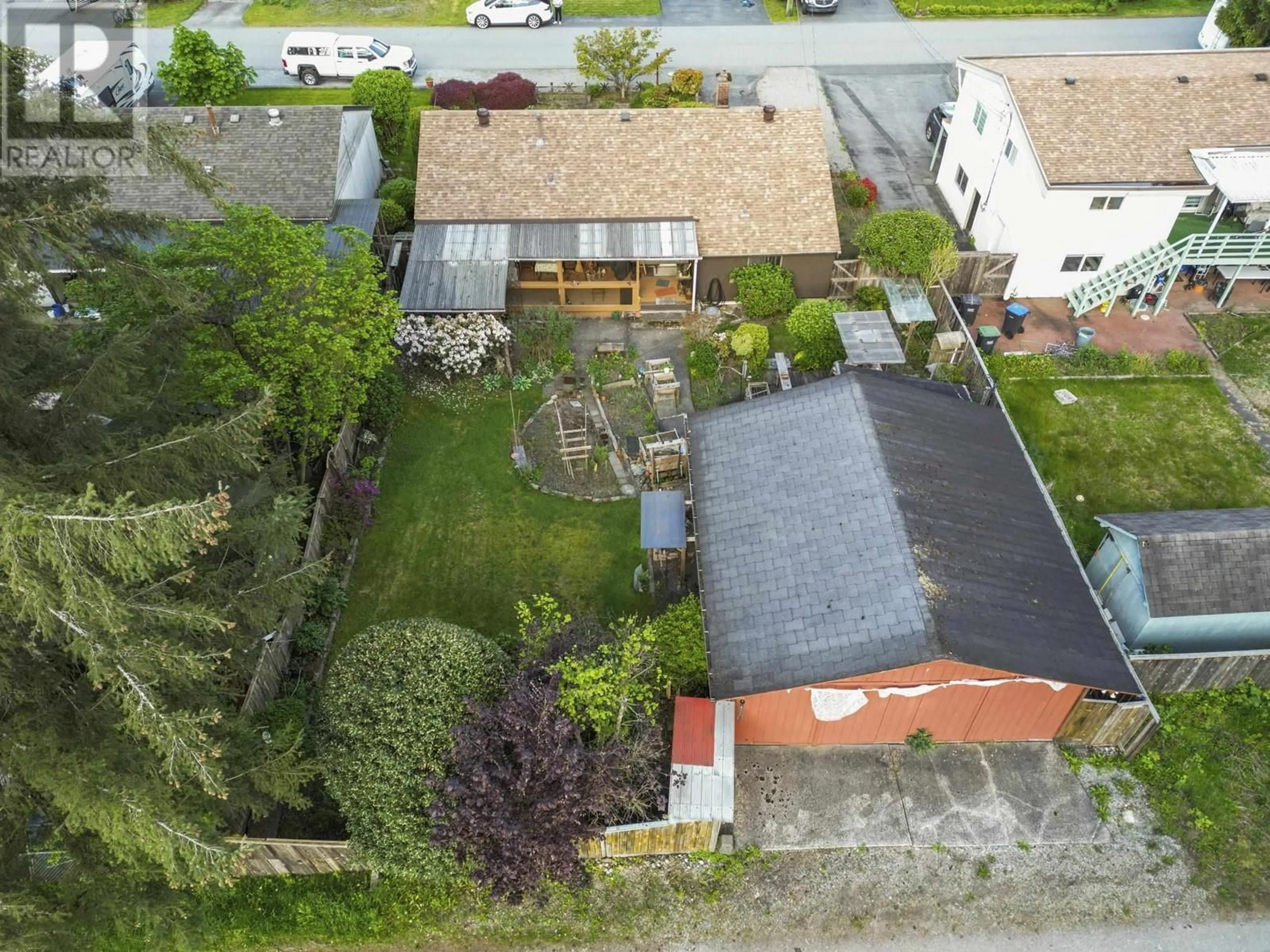A pic from outside/outdoor area/front of a property/back of a property/a pic from drone, street for 3824 INVERNESS STREET, Port Coquitlam British Columbia V3B3B8