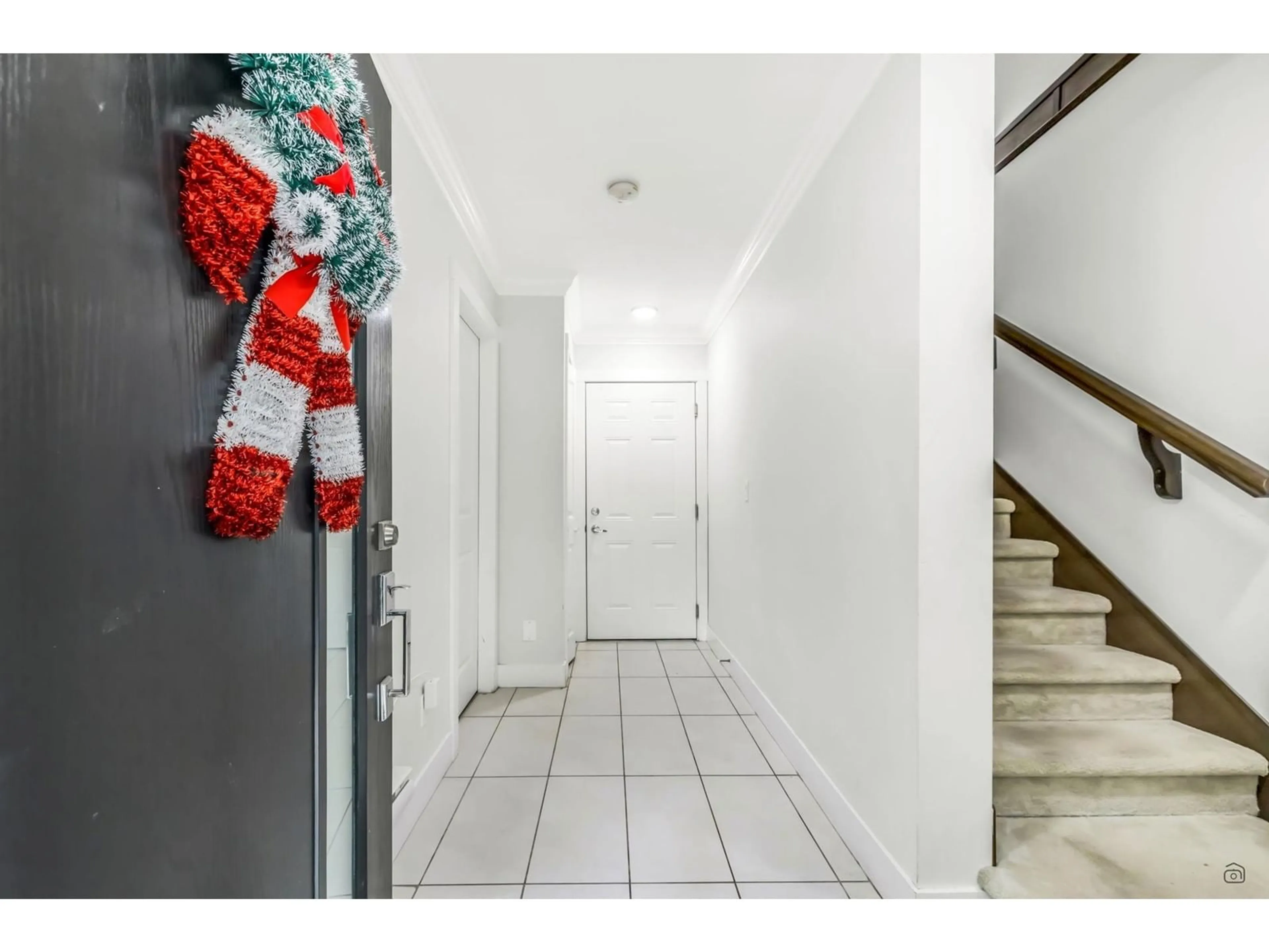 Indoor entryway for 35 - 13898 64, Surrey British Columbia V3W1L6
