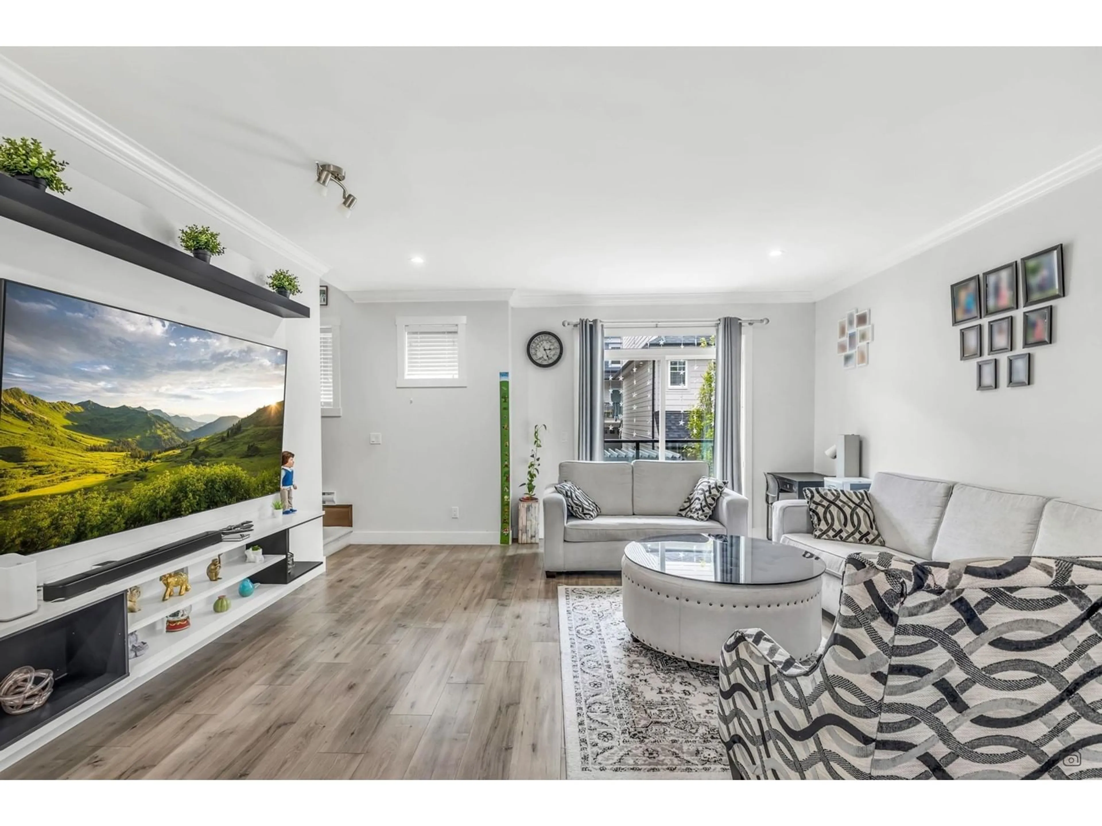 Living room with furniture, unknown for 35 - 13898 64, Surrey British Columbia V3W1L6