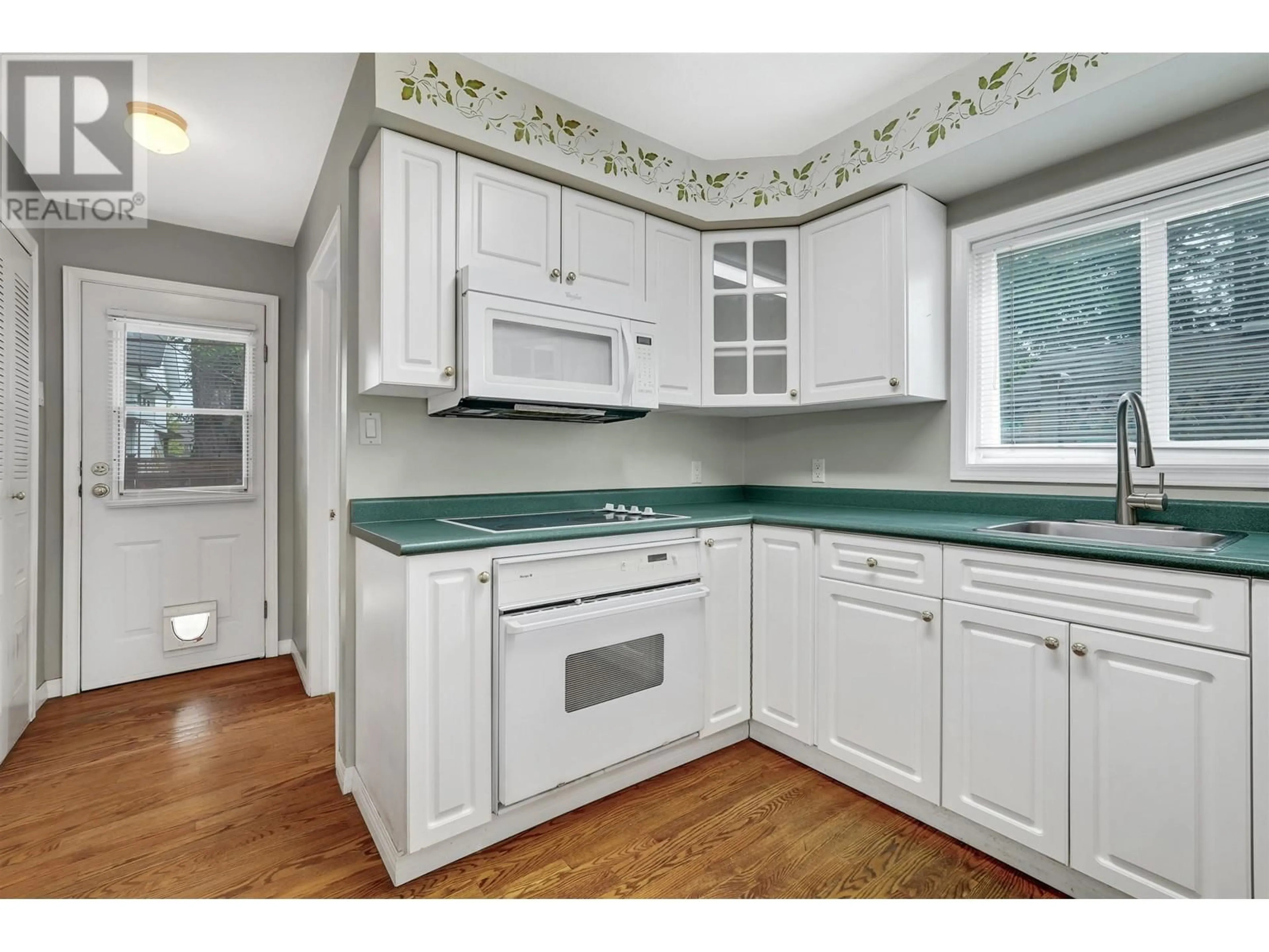 Standard kitchen, unknown for 1356 ENDERBY AVENUE, Delta British Columbia V4L1S3