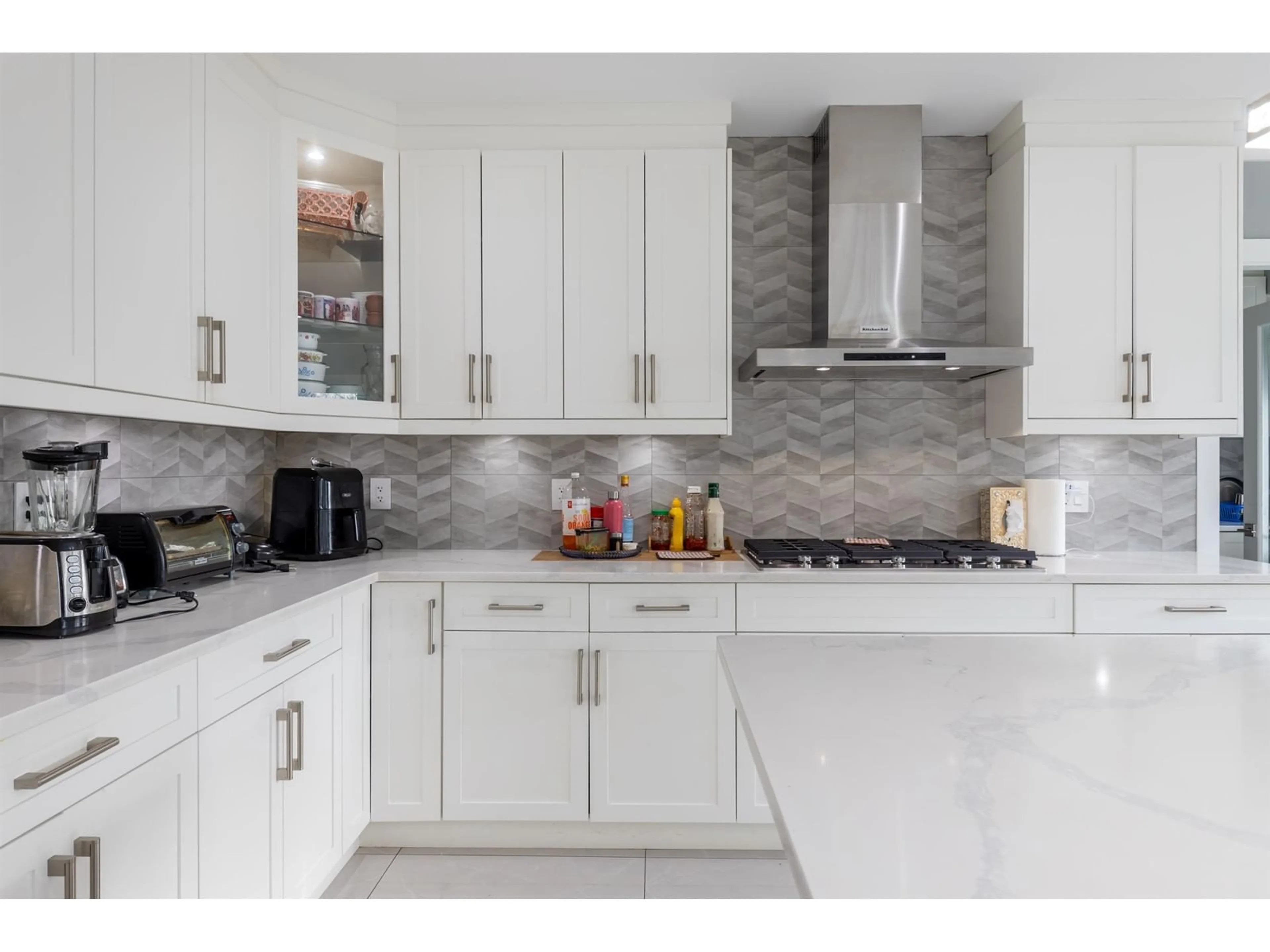 Contemporary kitchen, ceramic/tile floor for 17268 61A, Surrey British Columbia V3S4V7
