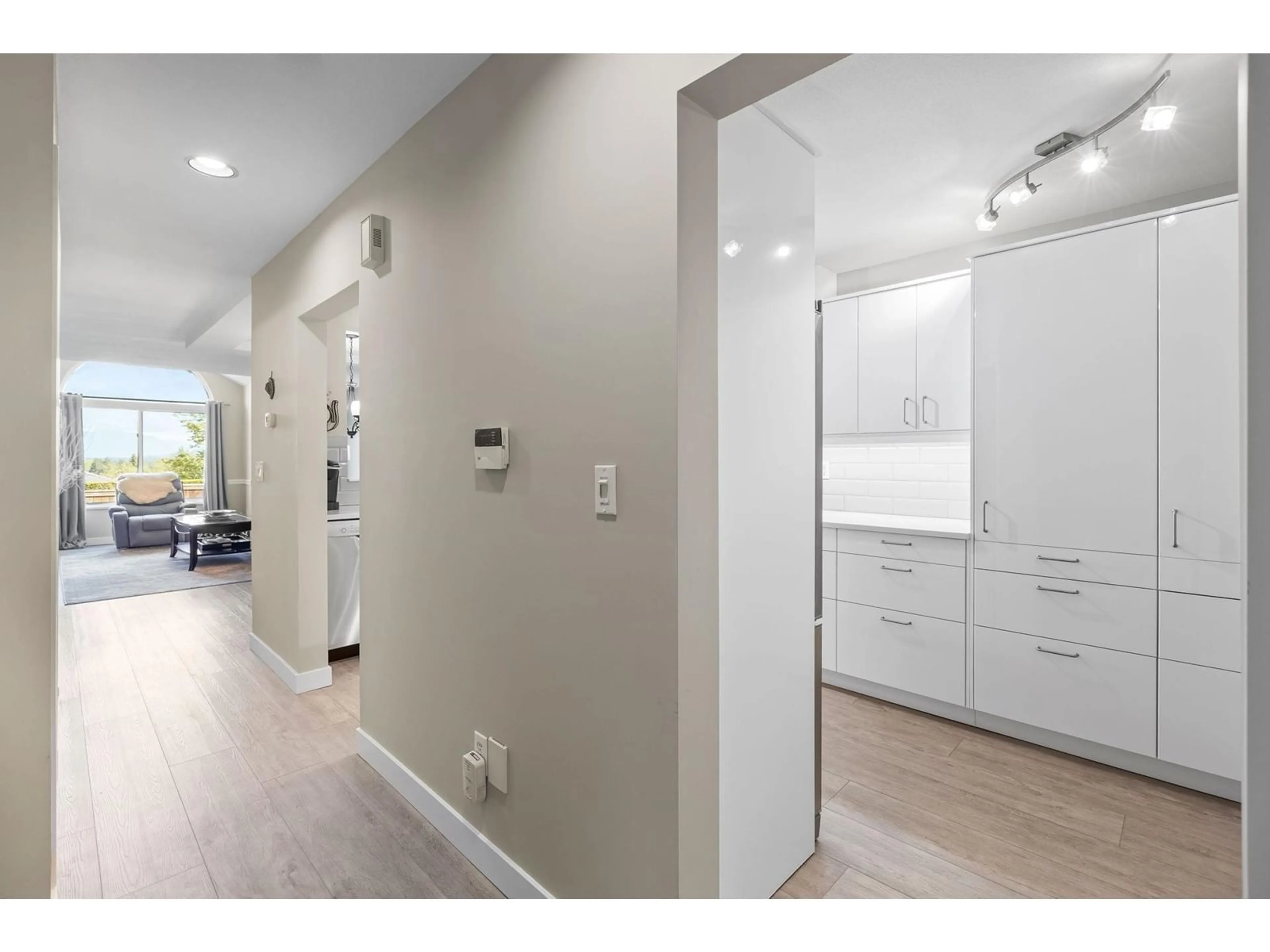 Indoor entryway for 13 - 8855 212, Langley British Columbia V1M2G8