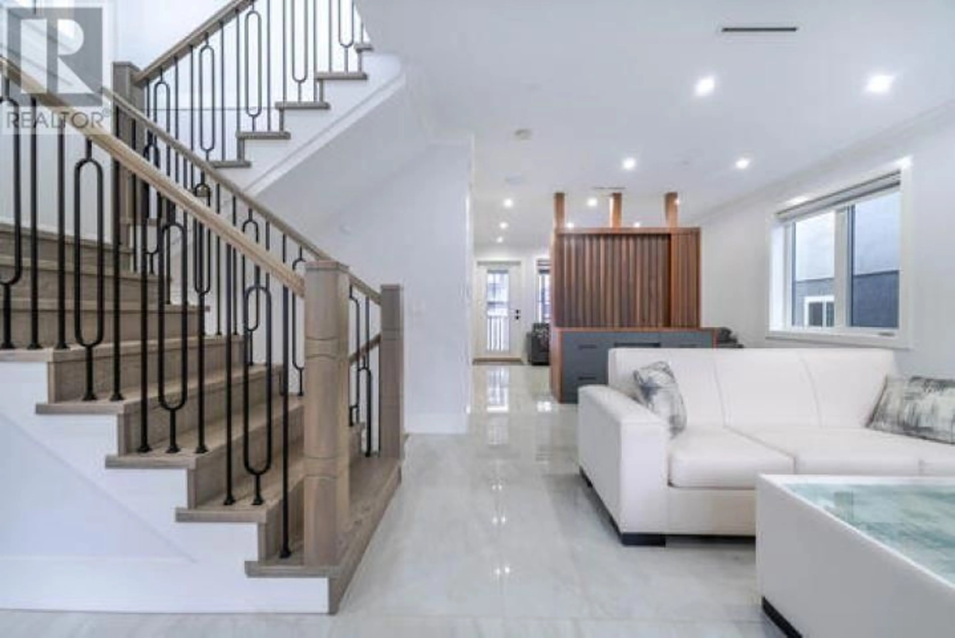Unknown for 926 58TH AVENUE, Vancouver British Columbia V5X1W5