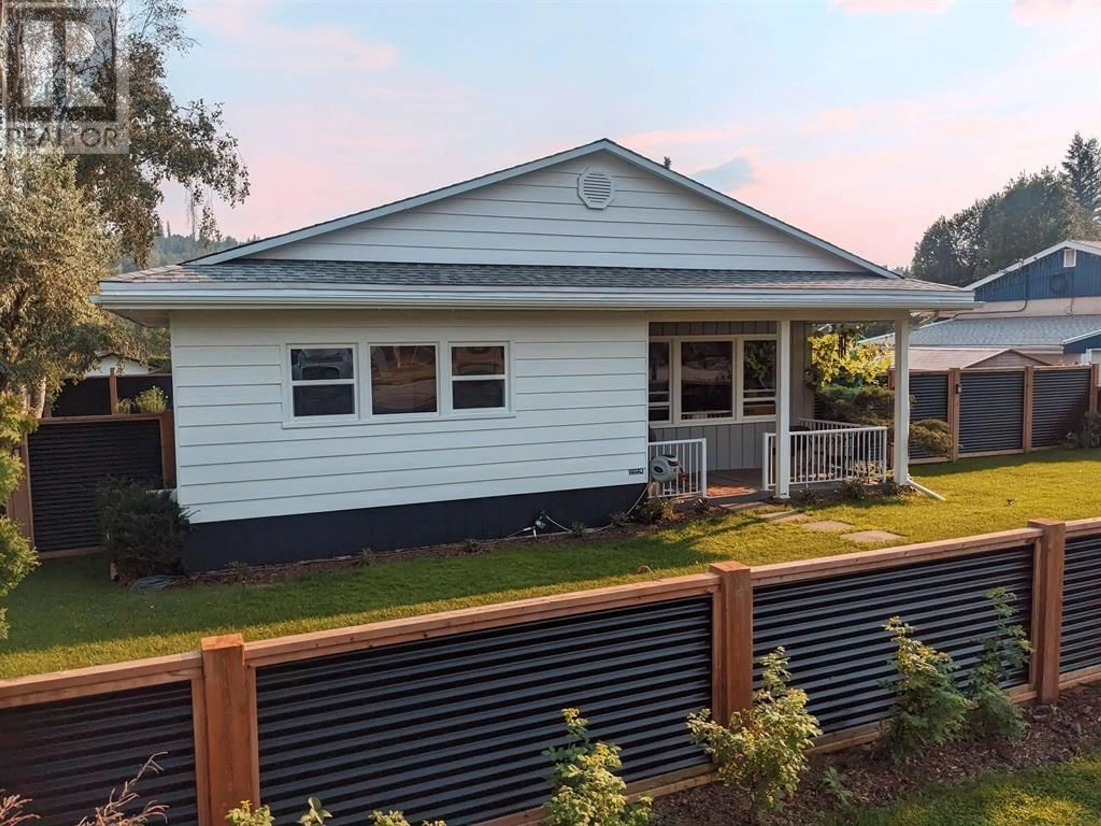 A pic from outside/outdoor area/front of a property/back of a property/a pic from drone, building for 1066 YORSTON AVENUE, Quesnel British Columbia V2J3B1