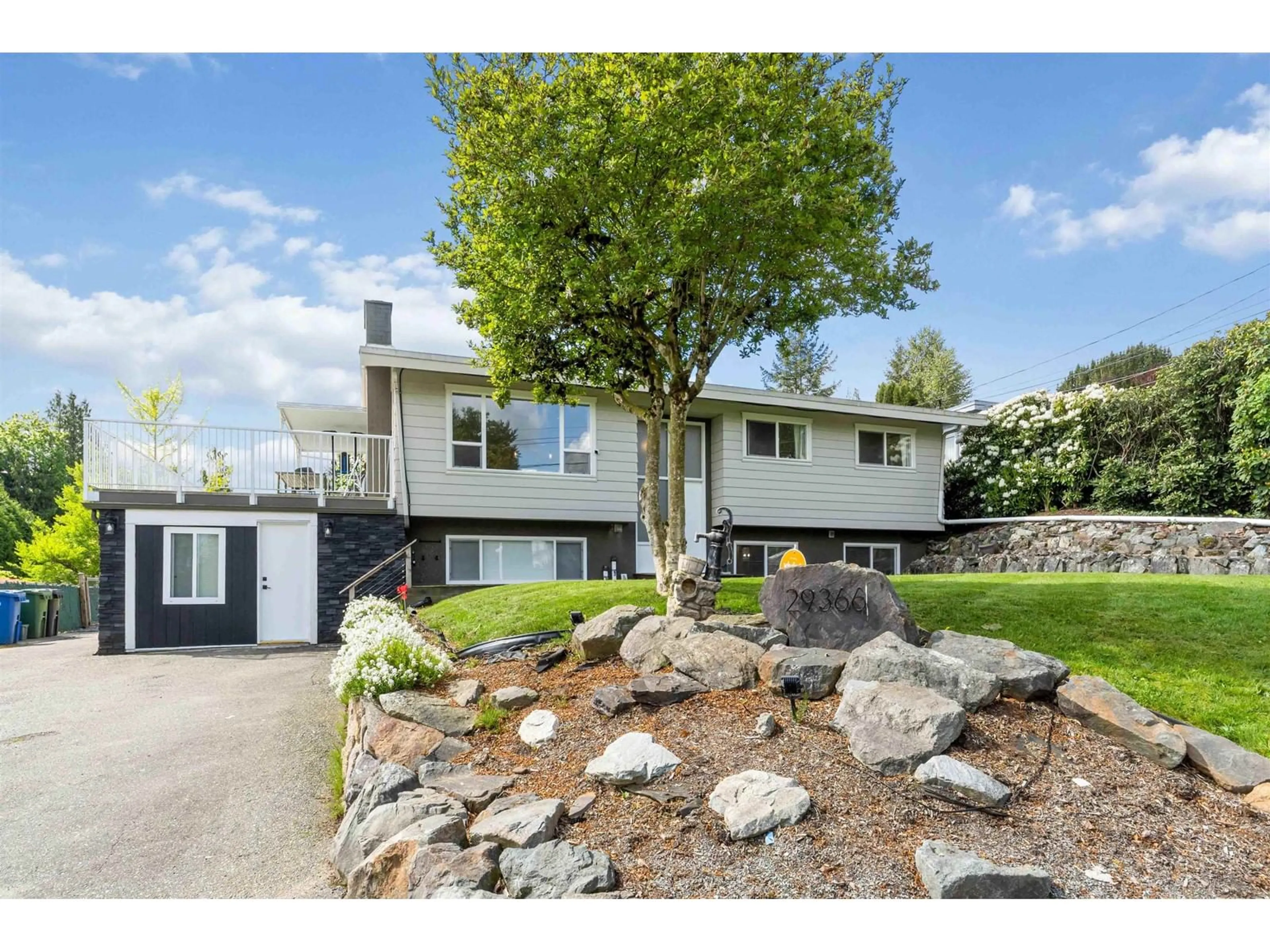Home with vinyl exterior material, street for 29366 DUNCAN, Abbotsford British Columbia V4X1J5