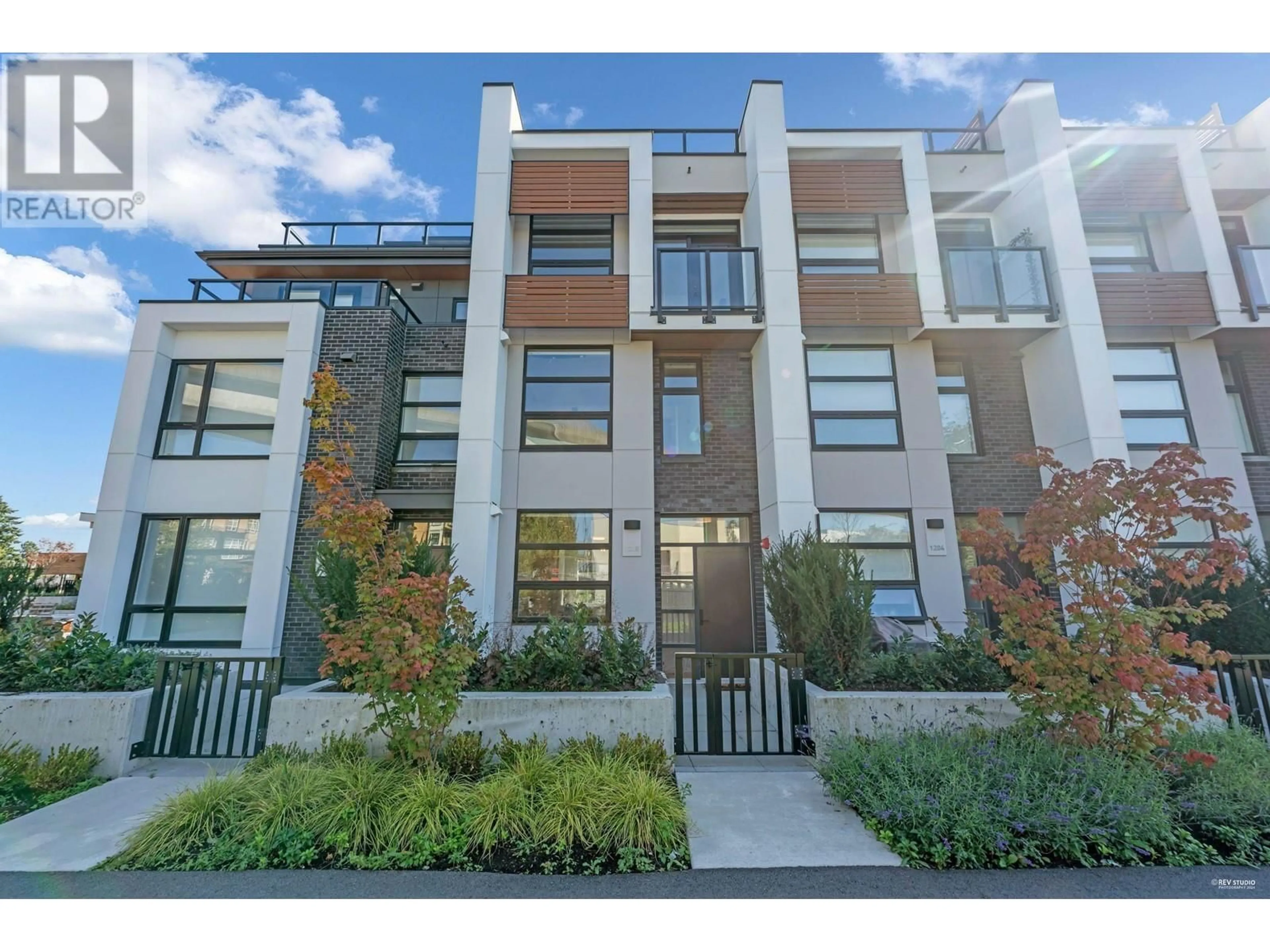Unknown for 614 - 6085 IRMIN STREET, Burnaby British Columbia V5J5C5
