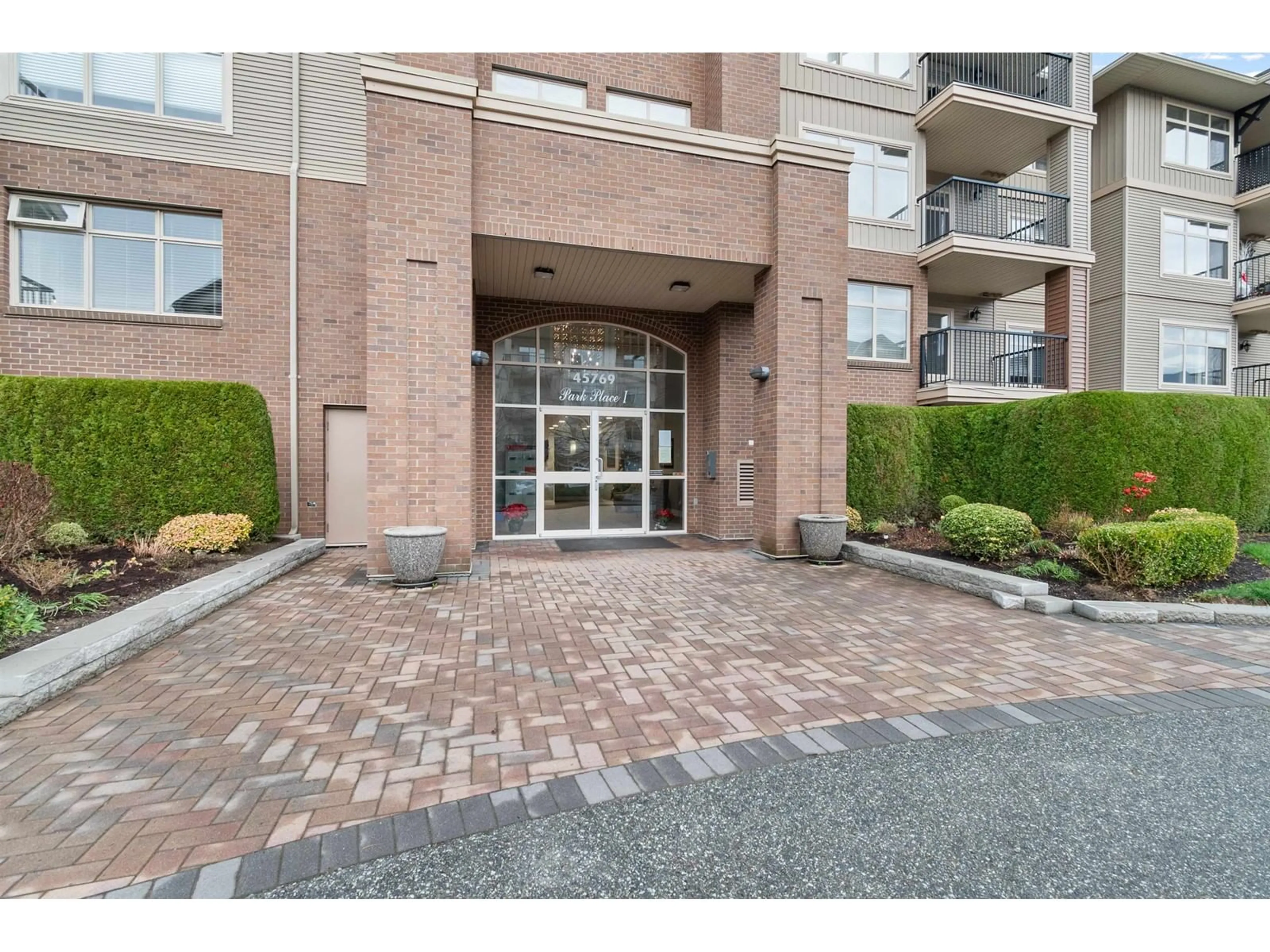 Indoor foyer for 115 - 45769 STEVENSON ROAD, Chilliwack British Columbia V2R5Z2