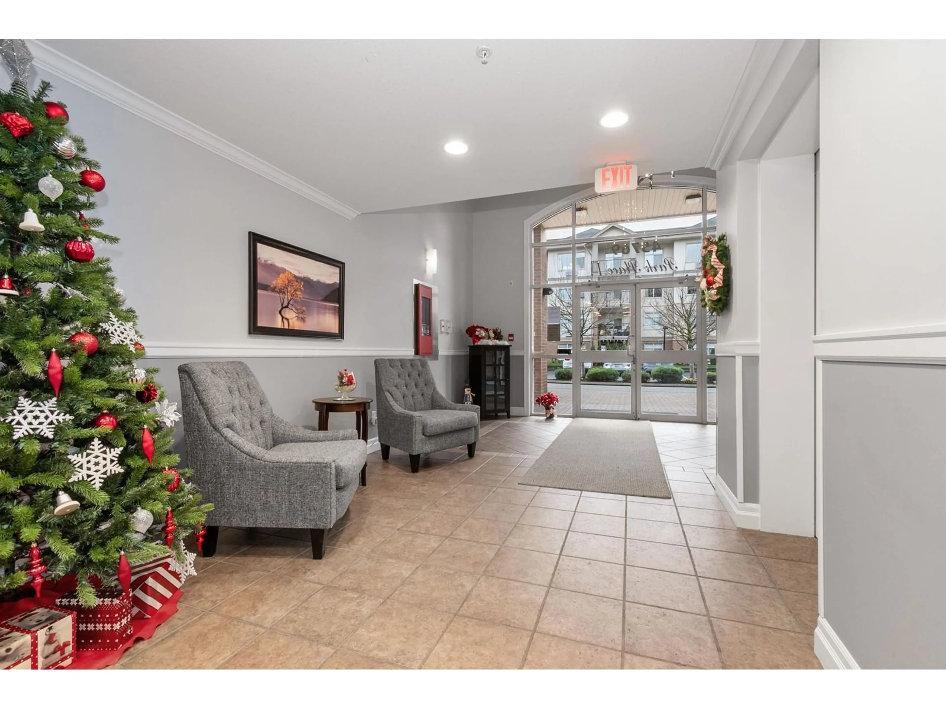 Indoor foyer for 115 - 45769 STEVENSON ROAD, Chilliwack British Columbia V2R5Z2