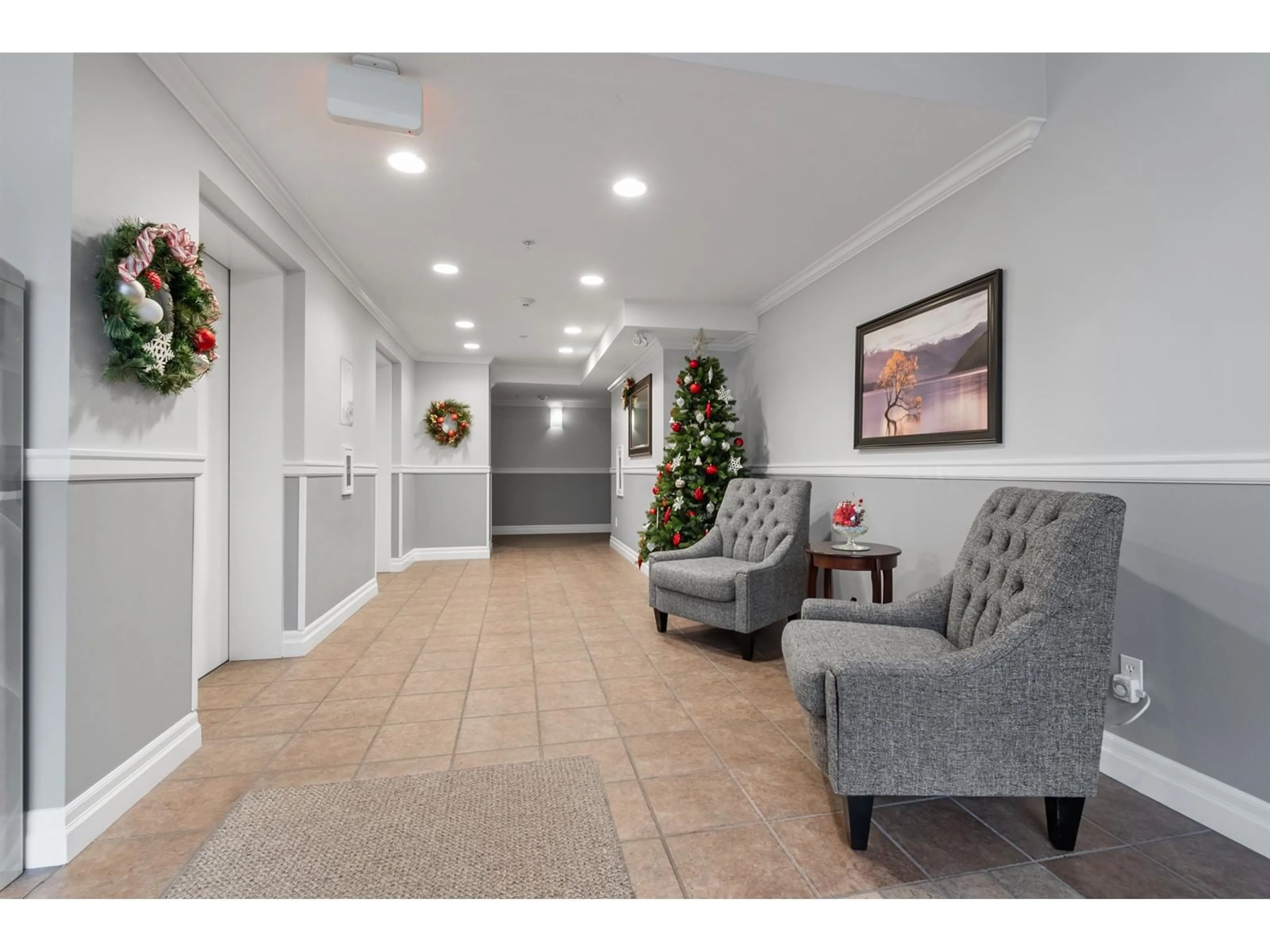 Indoor foyer for 115 - 45769 STEVENSON ROAD, Chilliwack British Columbia V2R5Z2