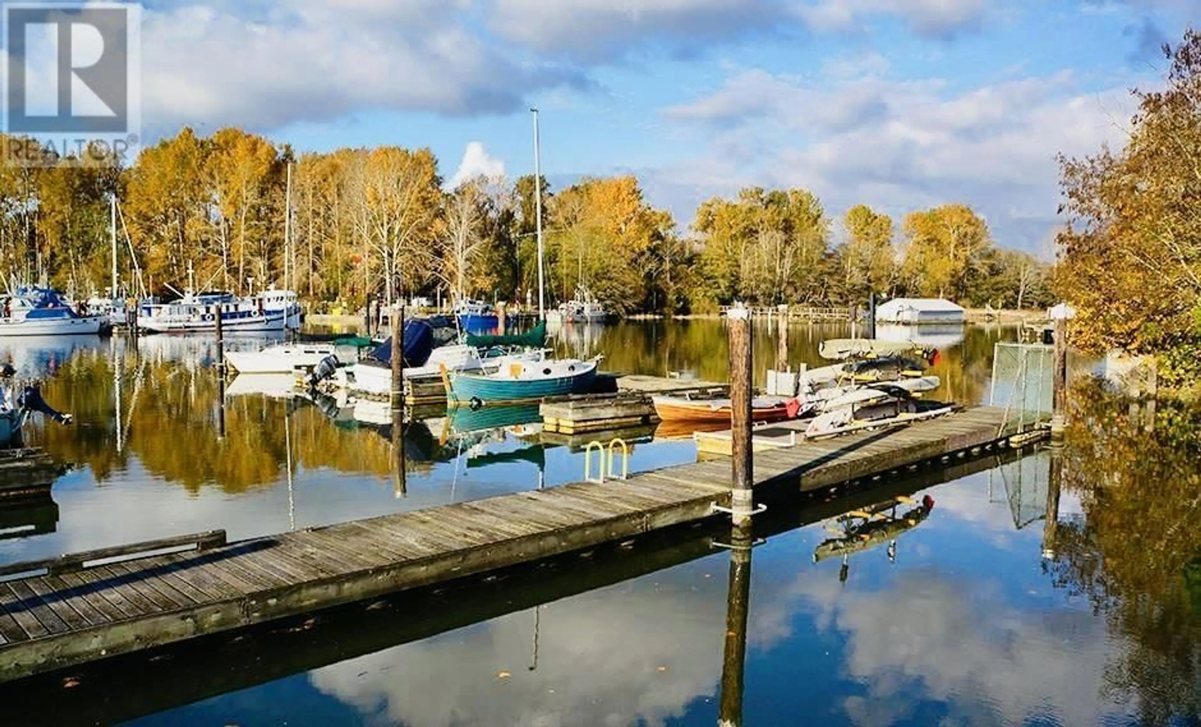 Blurry image for 32 - 5510 ADMIRAL WAY, Delta British Columbia V4K0C3