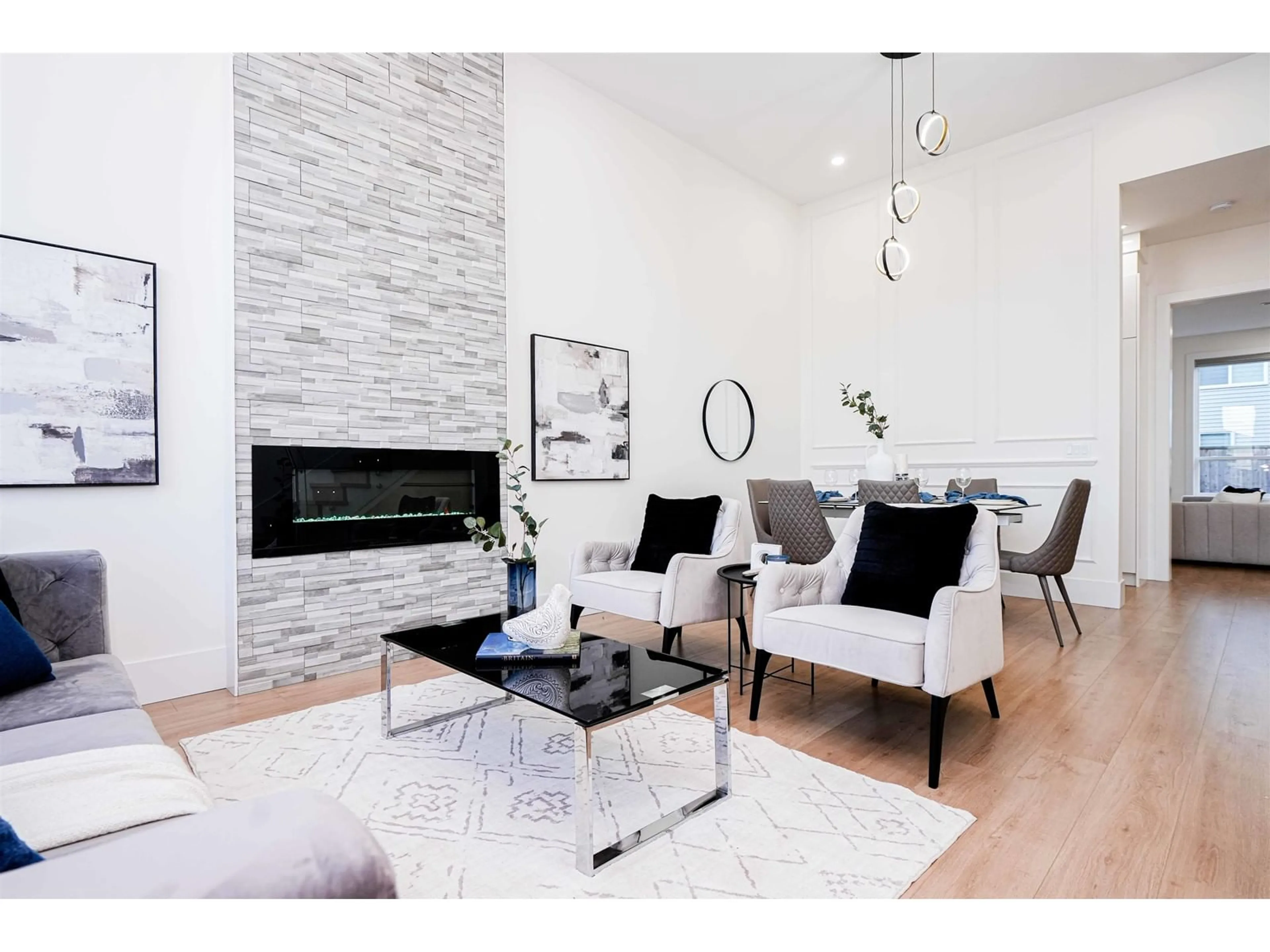 Living room with furniture, wood/laminate floor for 14742 62A, Surrey British Columbia V3S2W9