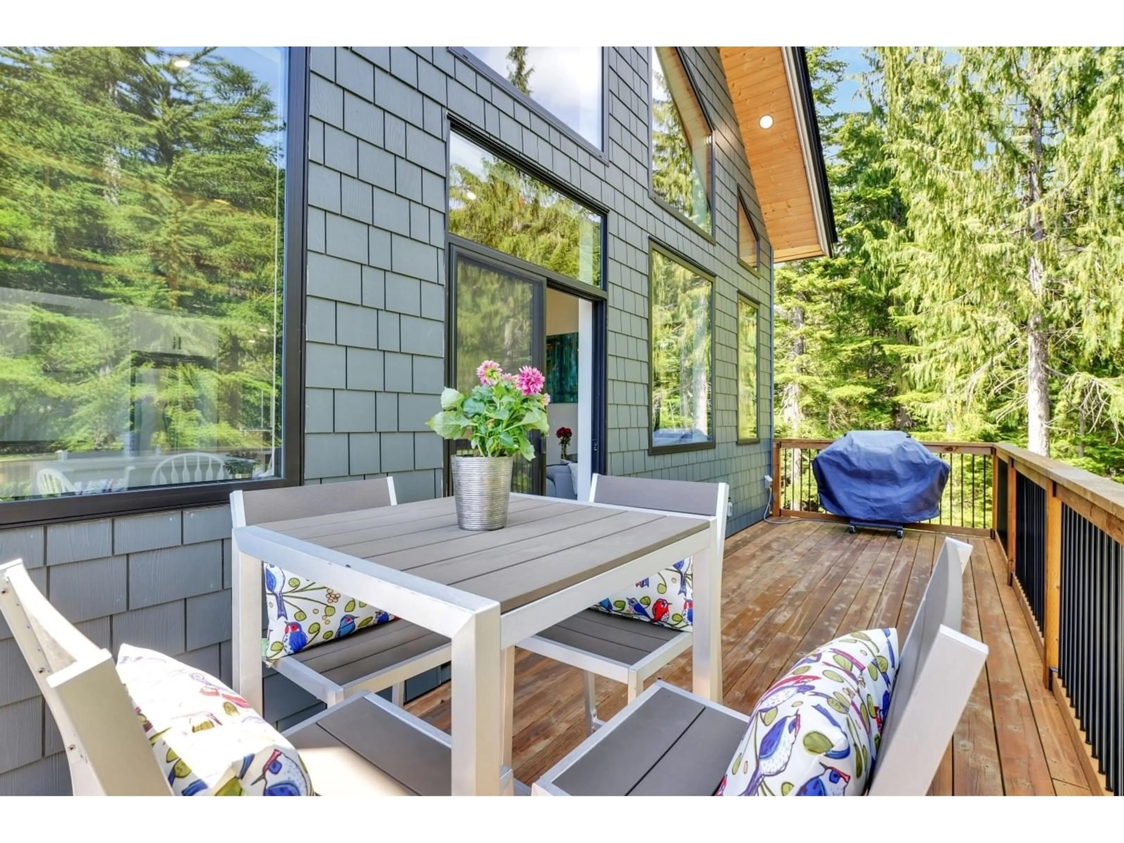 Patio, water/lake/river/ocean view for 47020 SNOWMIST, Agassiz British Columbia V0M1A1