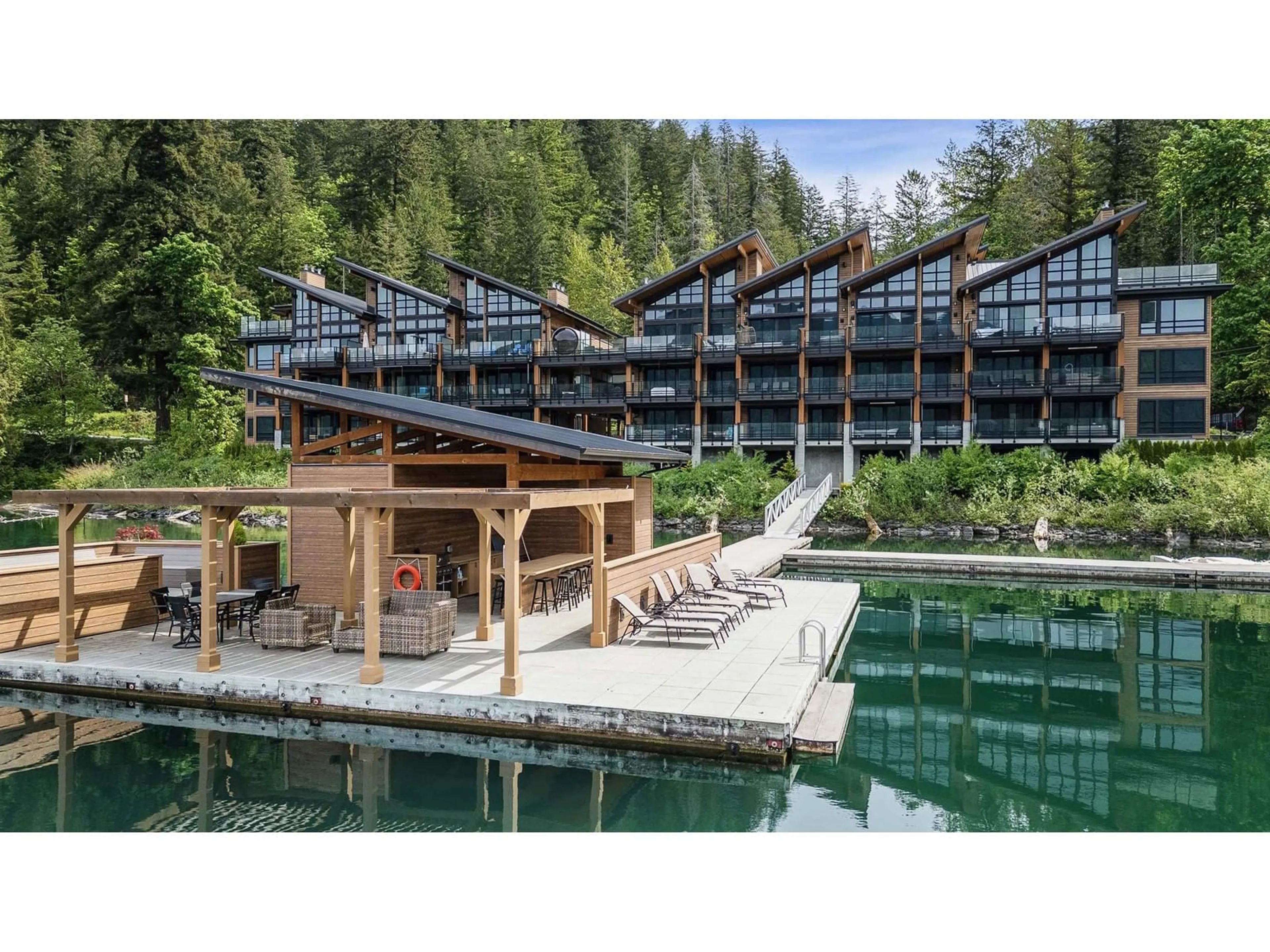 Patio, water/lake/river/ocean view for 302 - 3175 COLUMBIA VALLEY ROAD, Chilliwack British Columbia V2R6C2