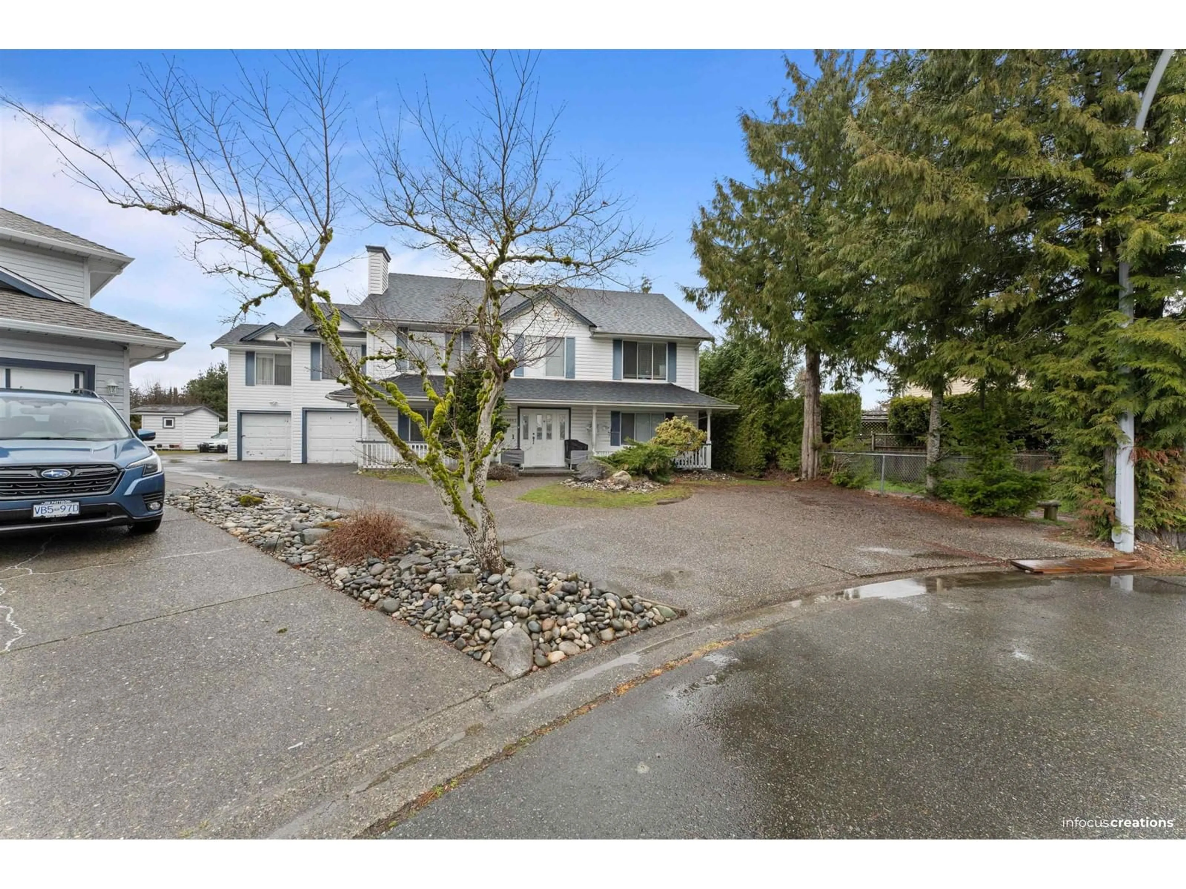 A pic from outside/outdoor area/front of a property/back of a property/a pic from drone, street for 8883 157, Surrey British Columbia V4N2Y8