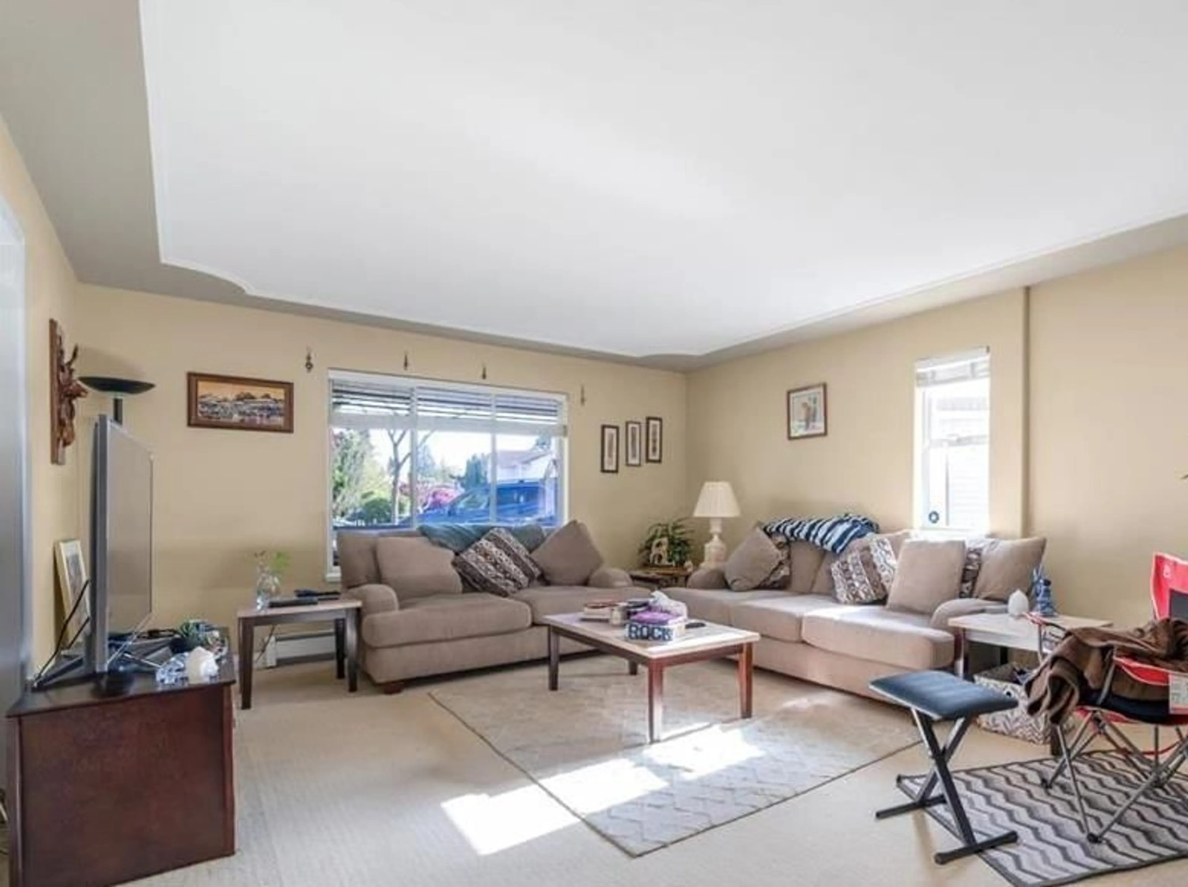 Living room with furniture, unknown for 8883 157, Surrey British Columbia V4N2Y8