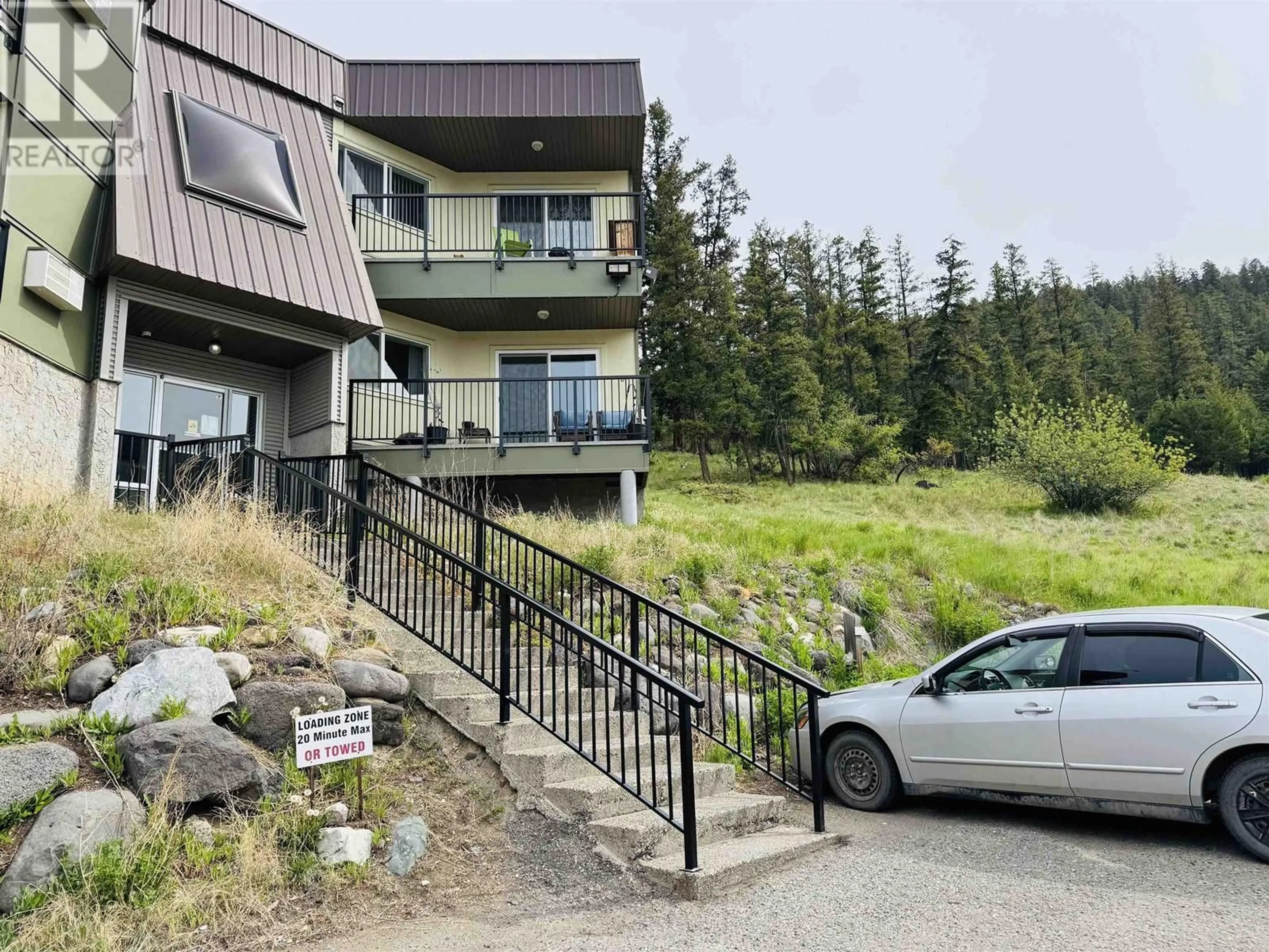 A pic from outside/outdoor area/front of a property/back of a property/a pic from drone, mountain view for 318 - 282 BROADWAY AVENUE, Williams Lake British Columbia V2G4J8